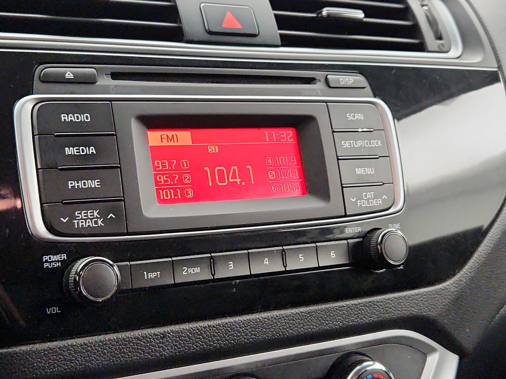 Thumbnail: 2016 Kia Rio - 14