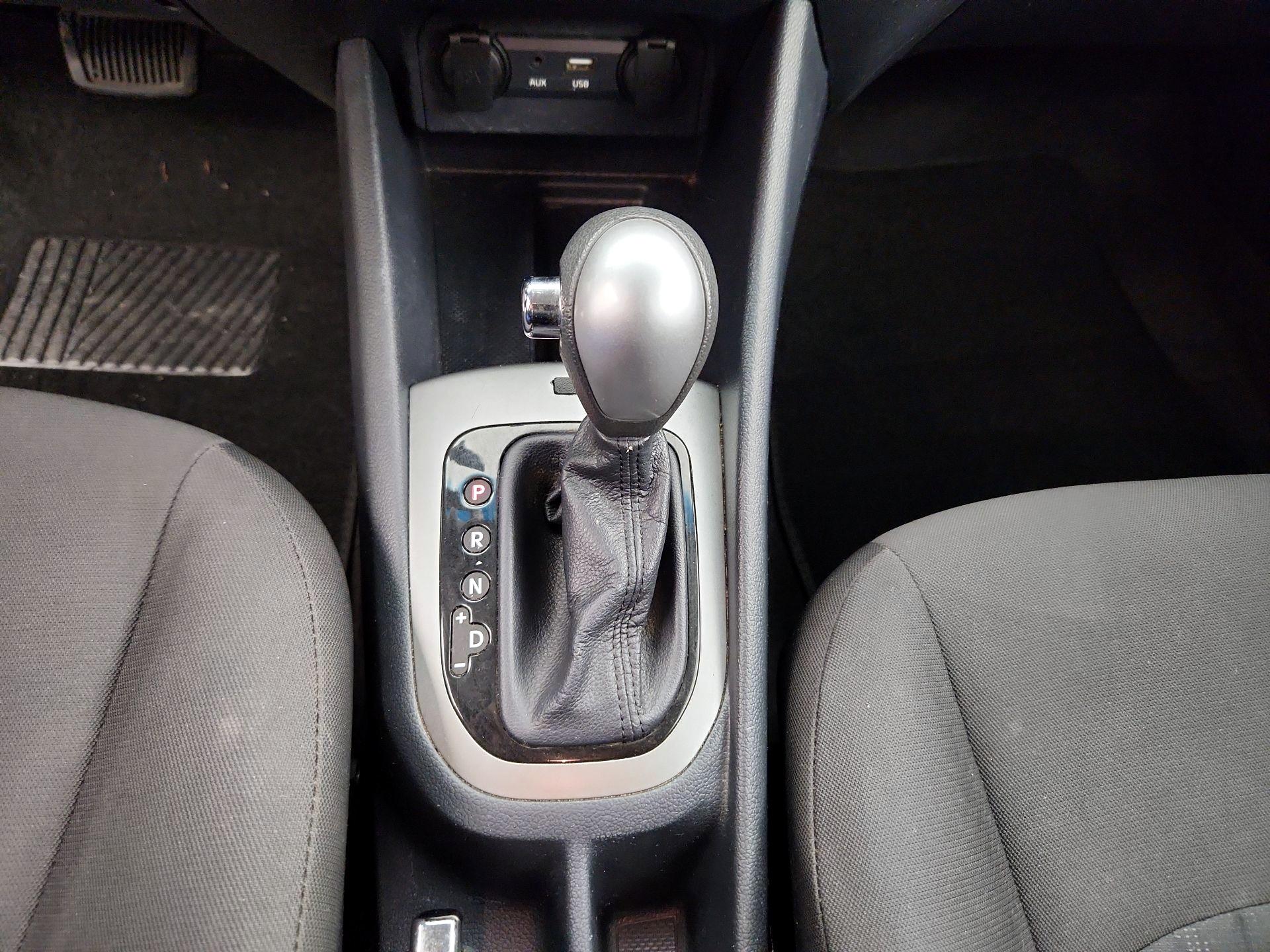 Thumbnail: 2016 Kia Rio - 16