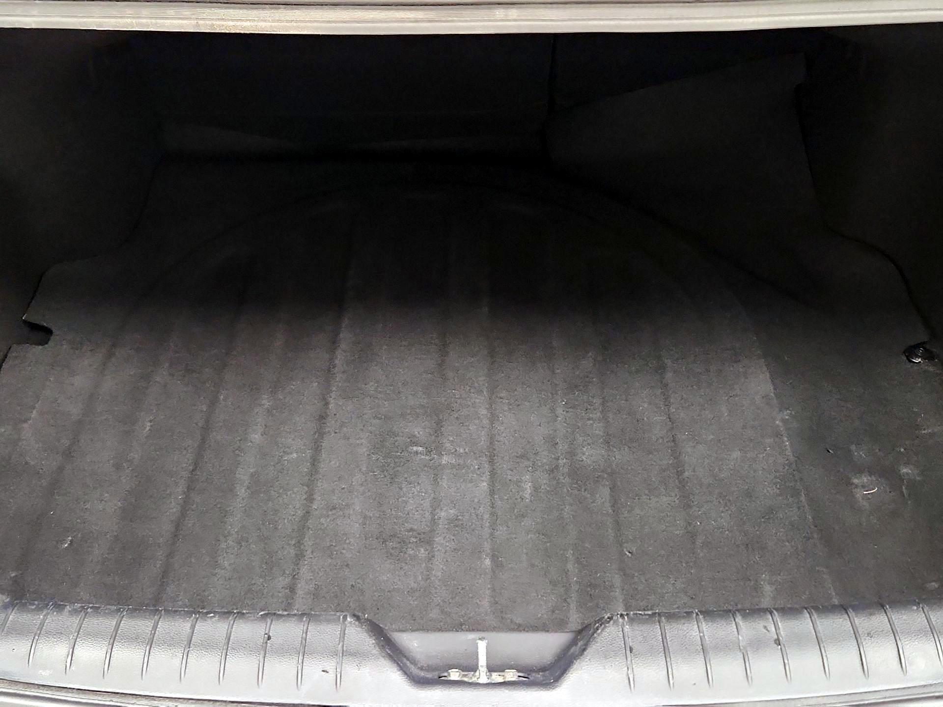 Thumbnail: 2016 Kia Rio - 18