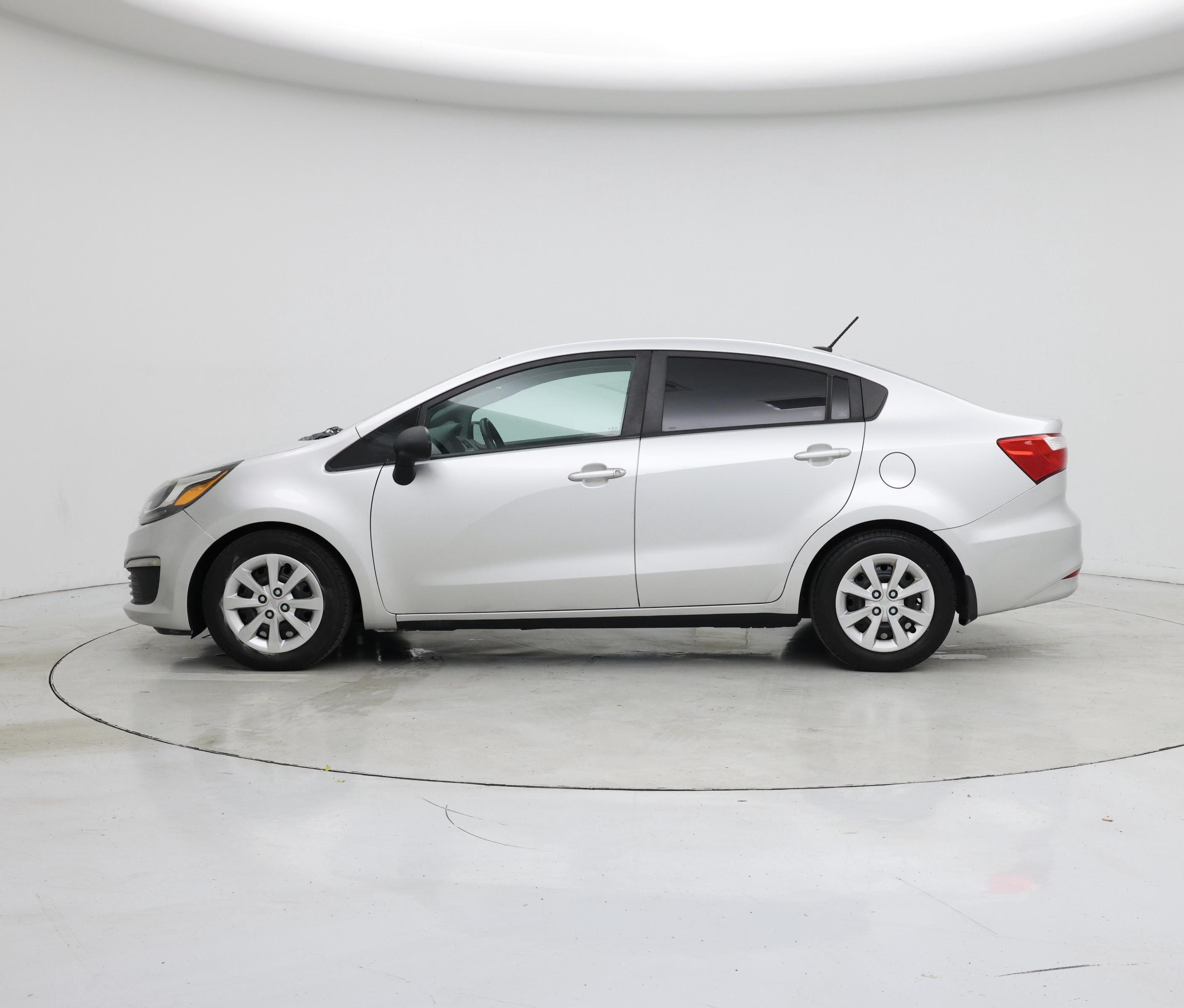 Thumbnail: 2016 Kia Rio - 3