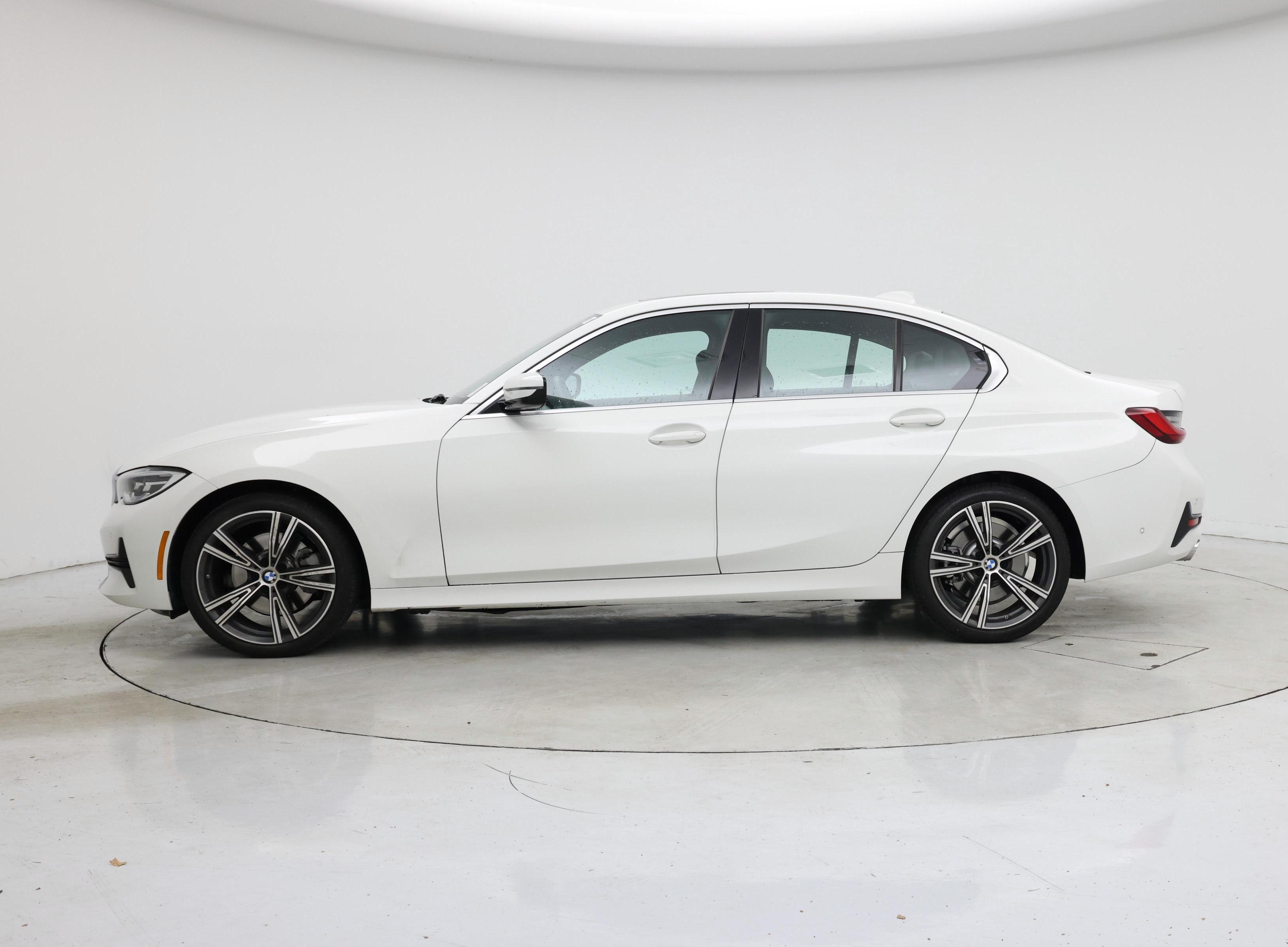 Thumbnail: 2022 BMW 3 Series - 3