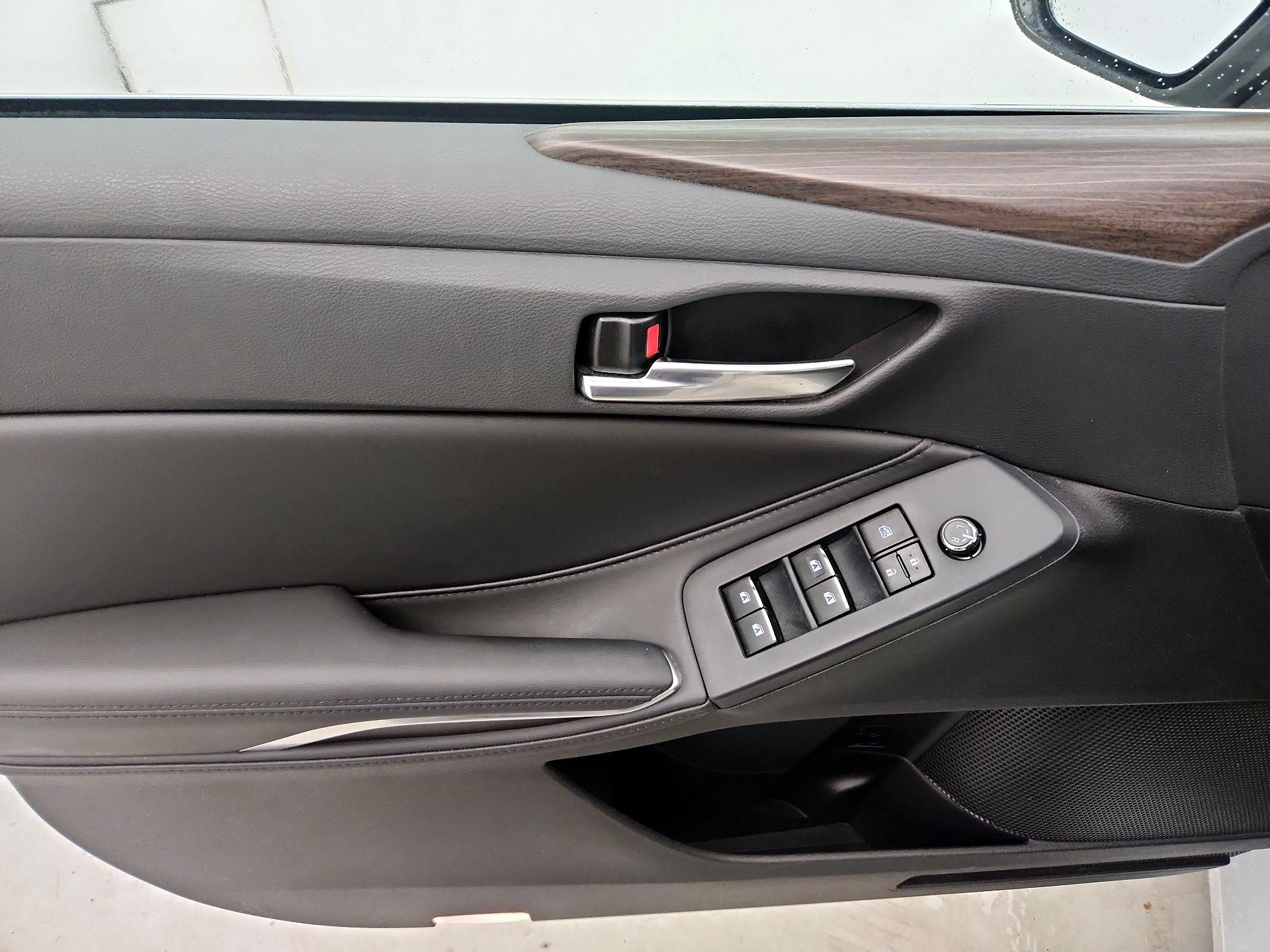 Thumbnail: 2021 Toyota Avalon - 12