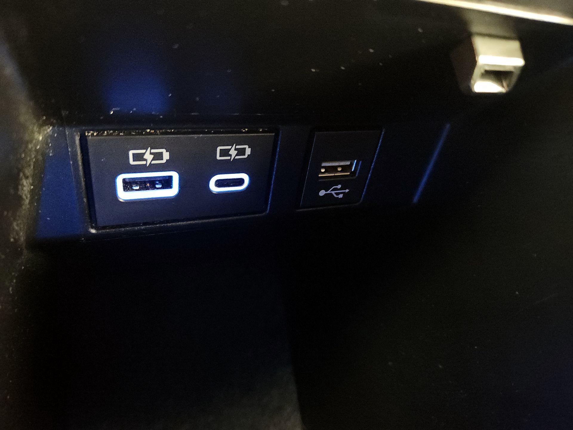 Thumbnail: 2021 Toyota Avalon - 19