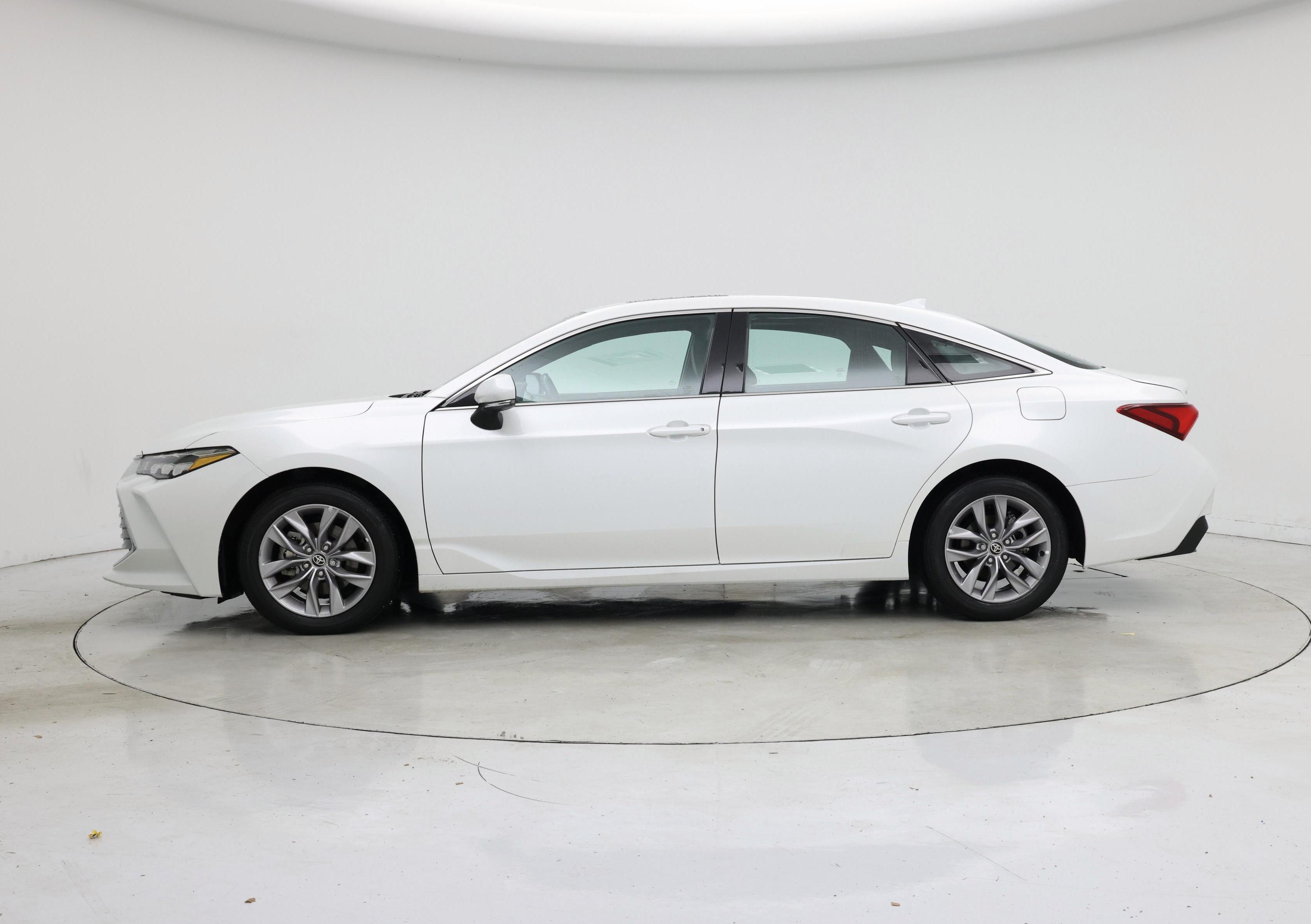 Thumbnail: 2021 Toyota Avalon - 3