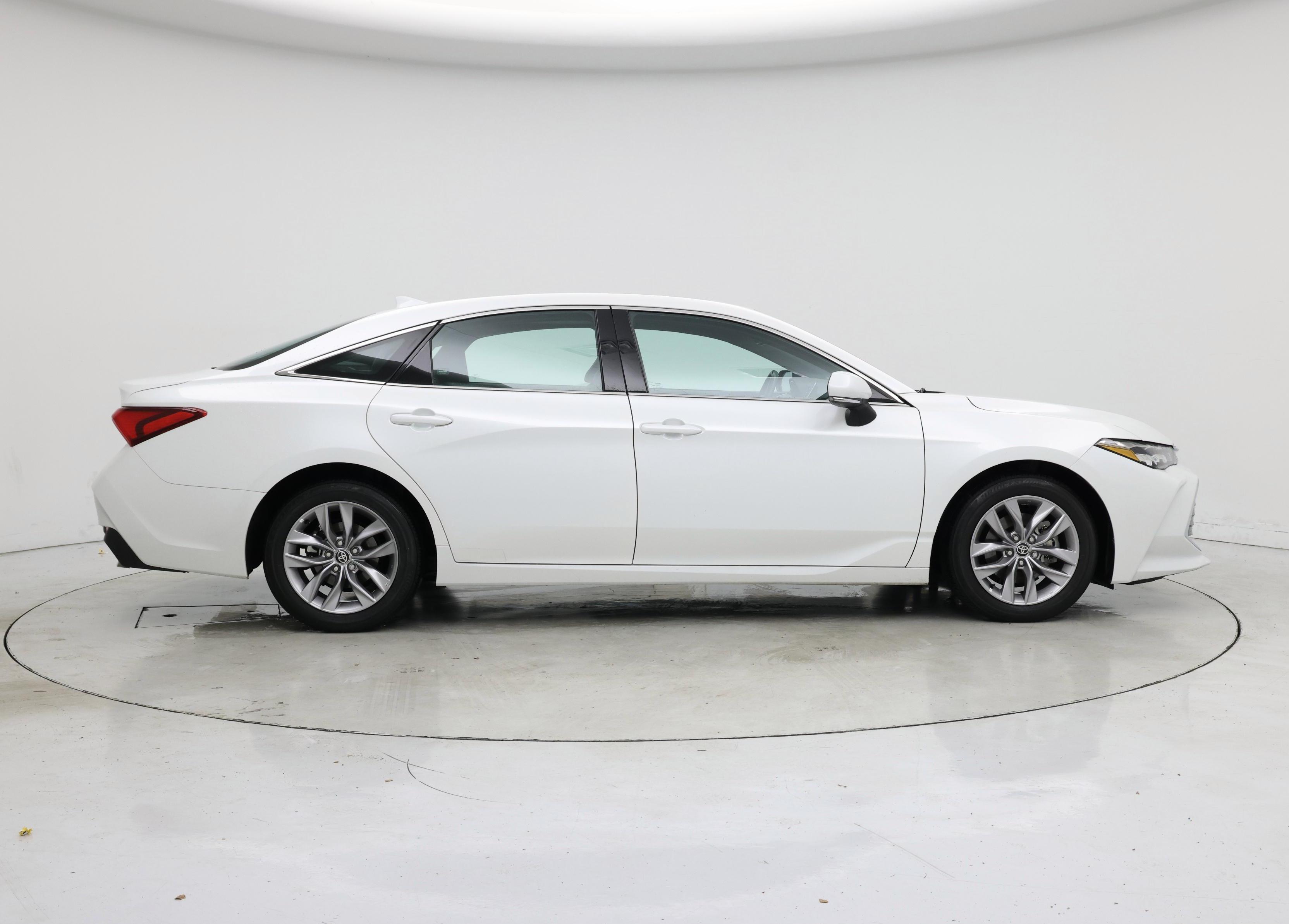 Thumbnail: 2021 Toyota Avalon - 7