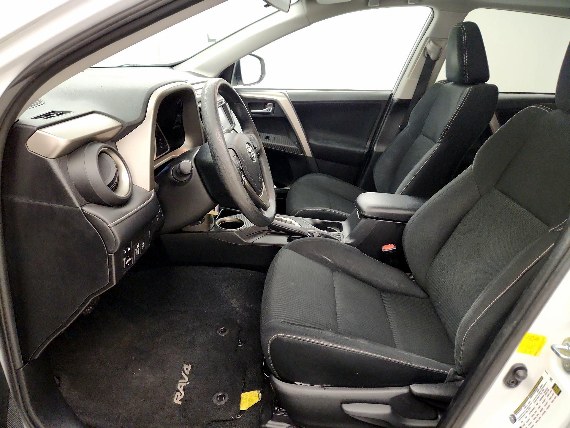 Thumbnail: 2015 Toyota RAV4 - 11