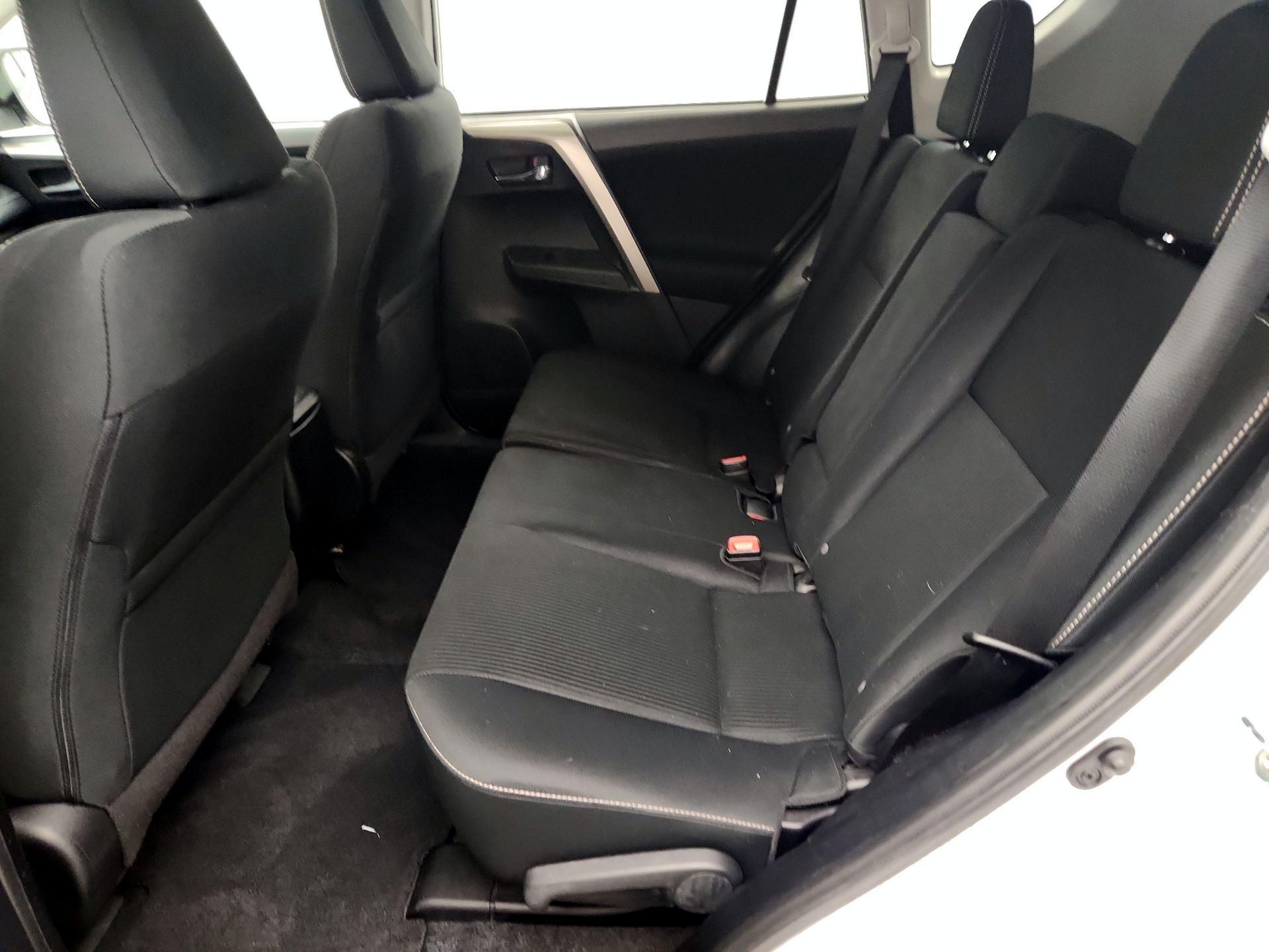 Thumbnail: 2015 Toyota RAV4 - 20