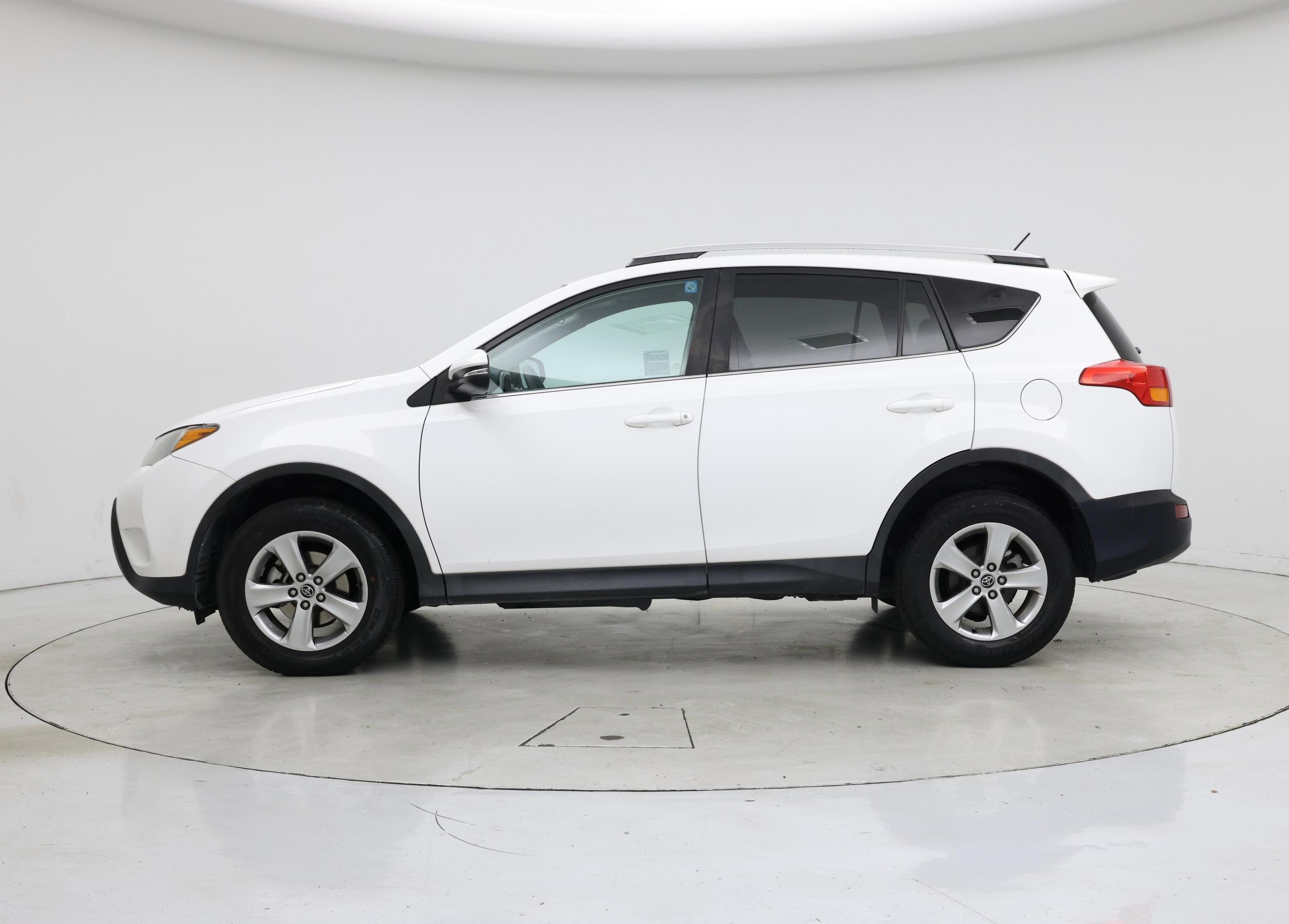 Thumbnail: 2015 Toyota RAV4 - 3