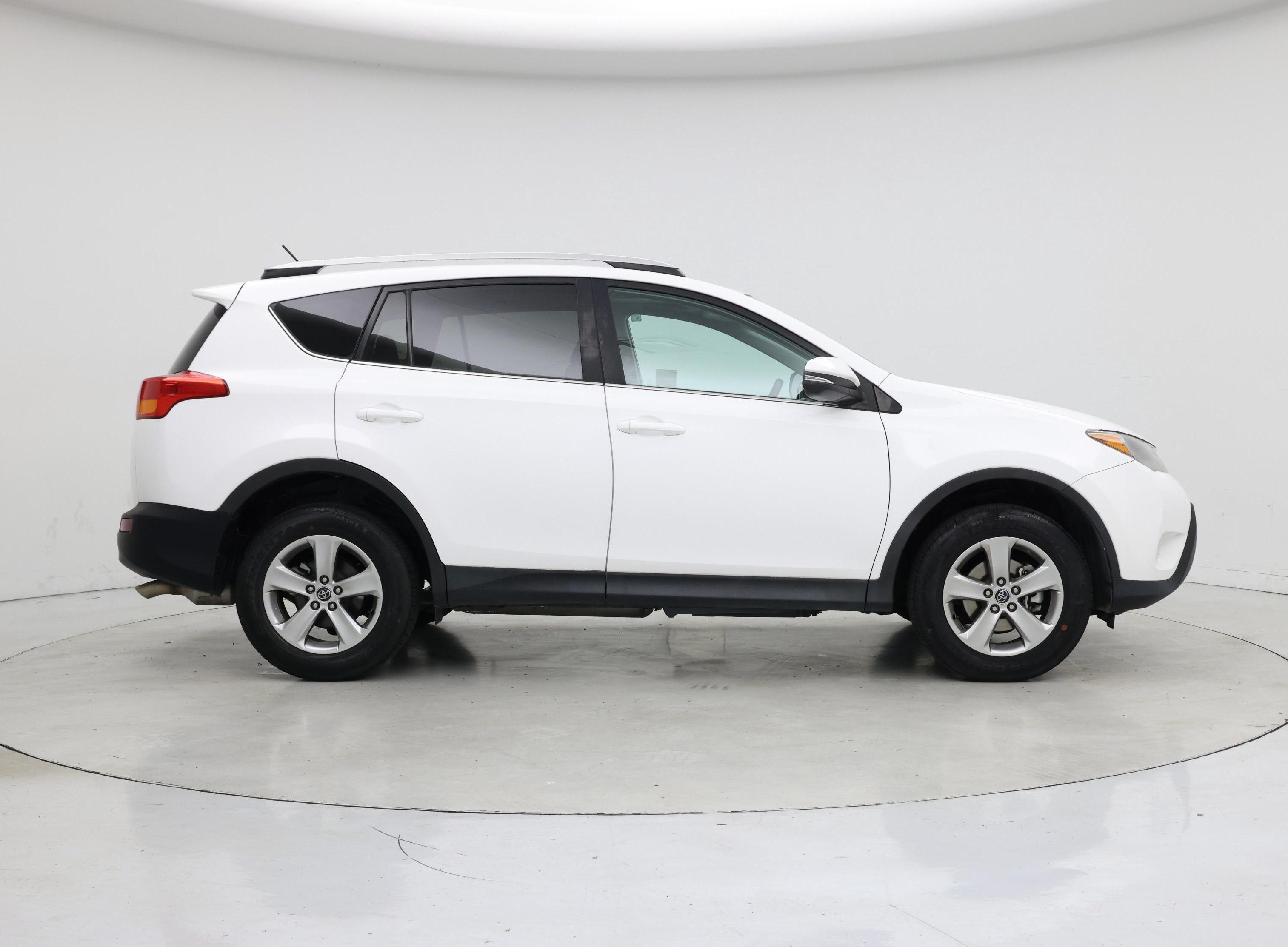 Thumbnail: 2015 Toyota RAV4 - 7