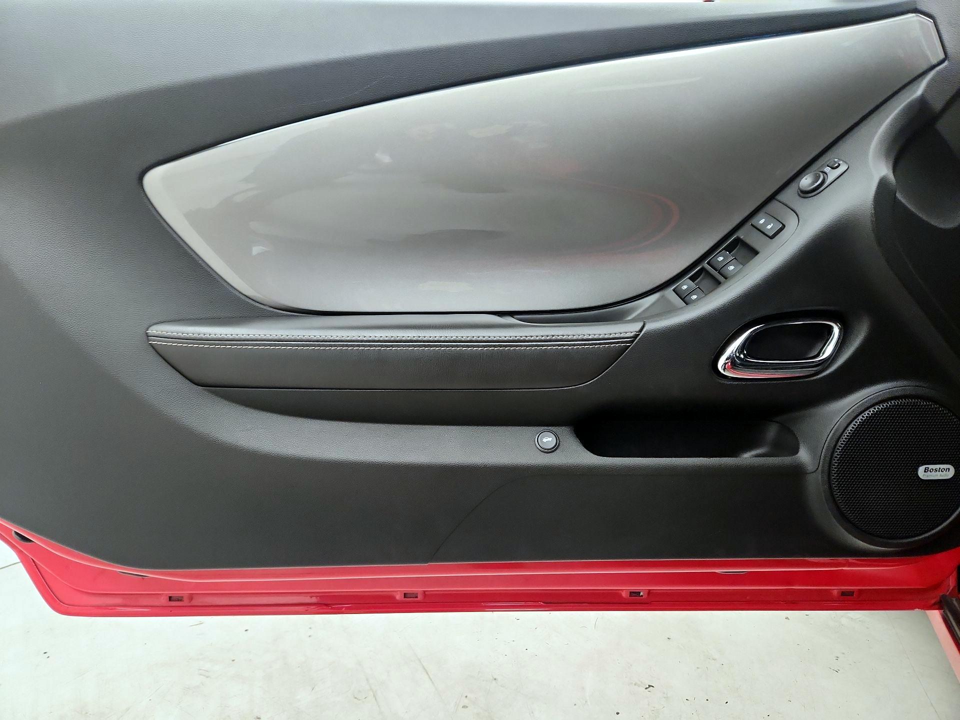 Thumbnail: 2014 Chevrolet Camaro - 12