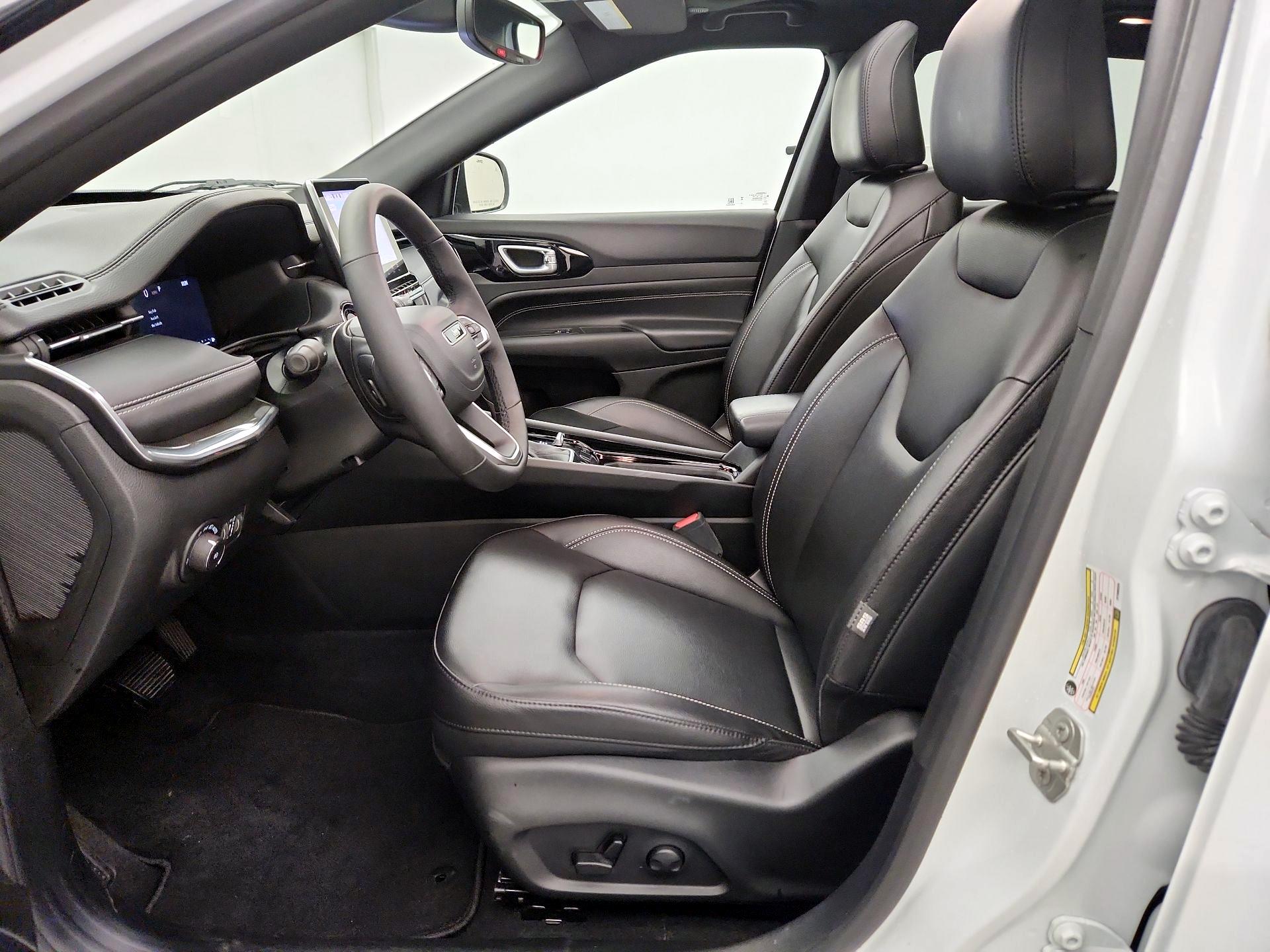 Thumbnail: 2024 Jeep Compass - 11