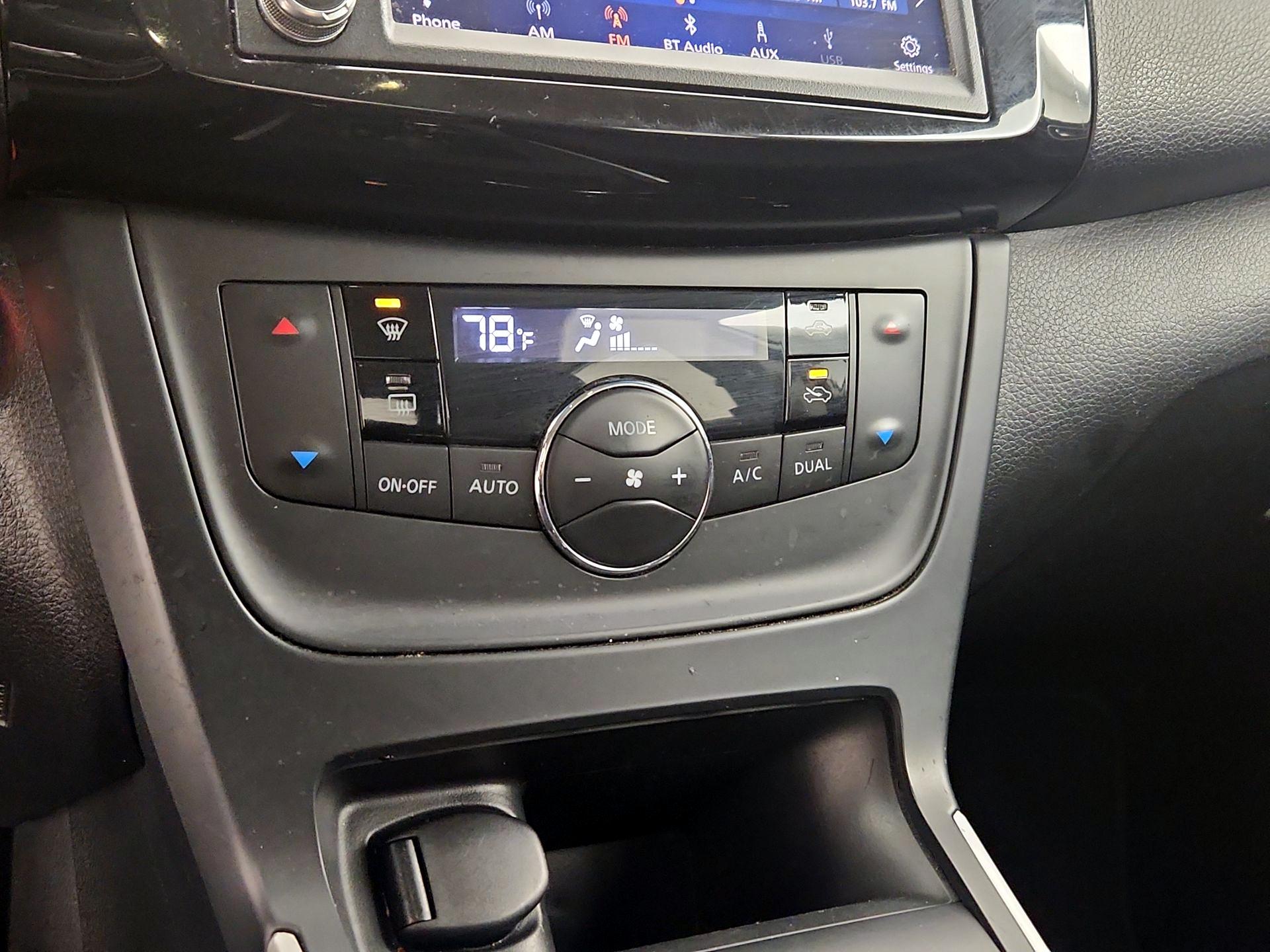 Thumbnail: 2019 Nissan Sentra - 16