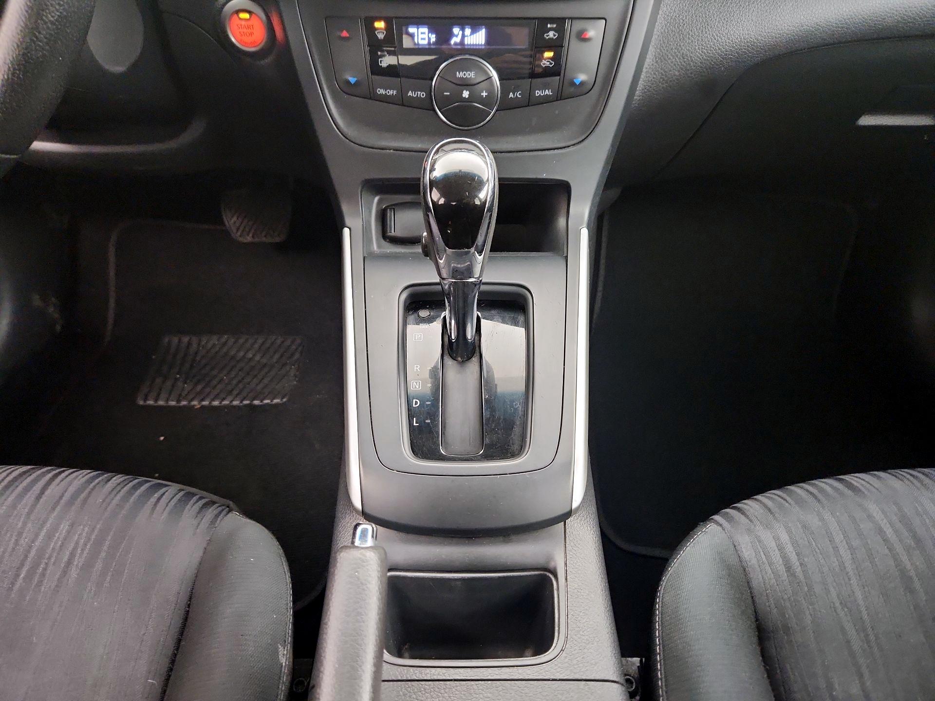 Thumbnail: 2019 Nissan Sentra - 17