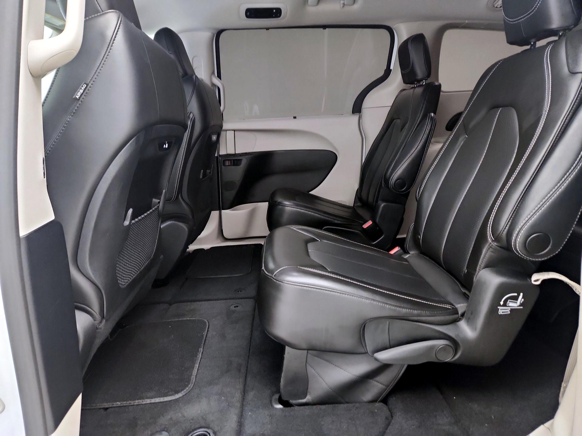 Thumbnail: 2023 Chrysler Pacifica - 19