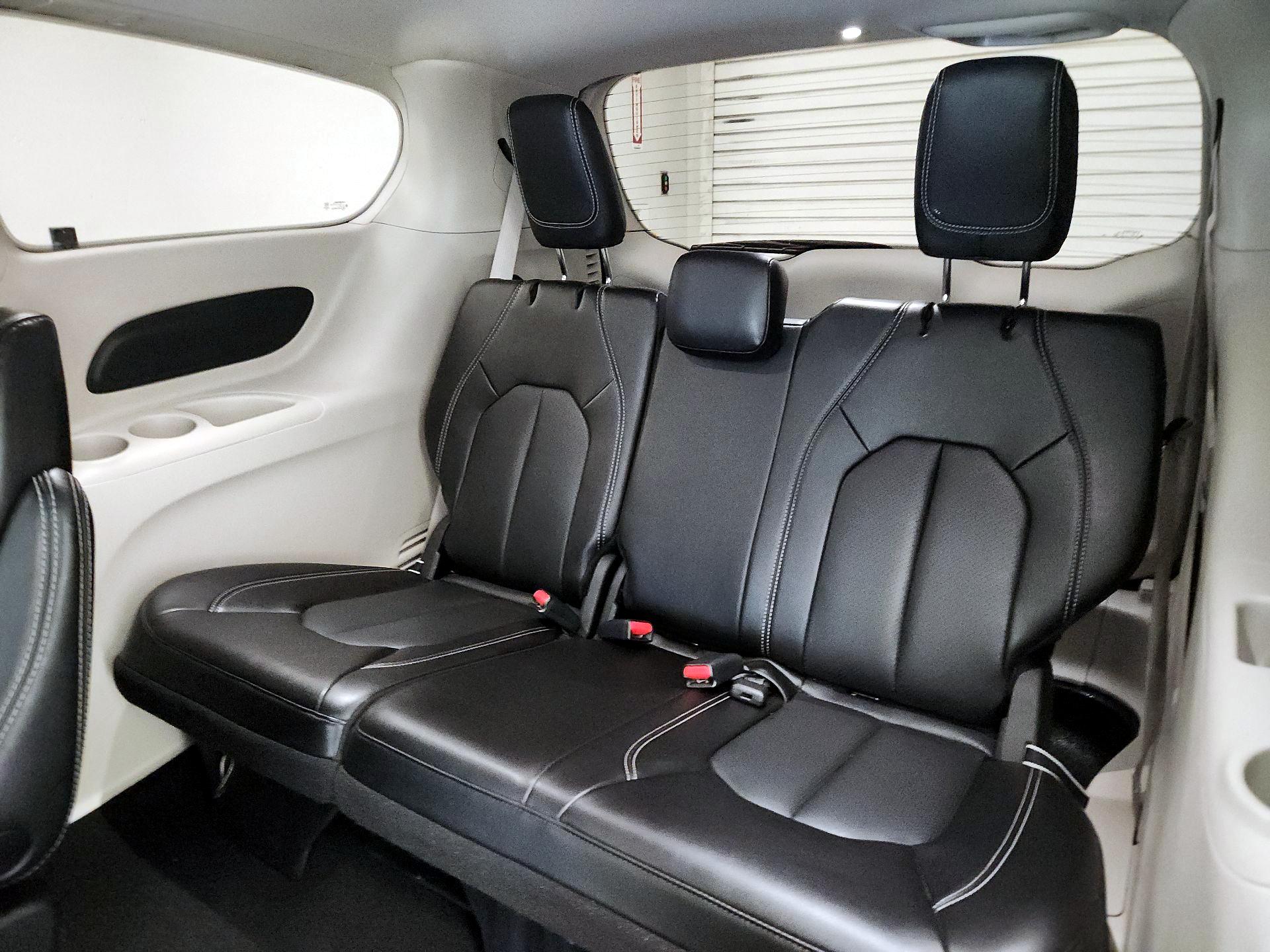 Thumbnail: 2023 Chrysler Pacifica - 20