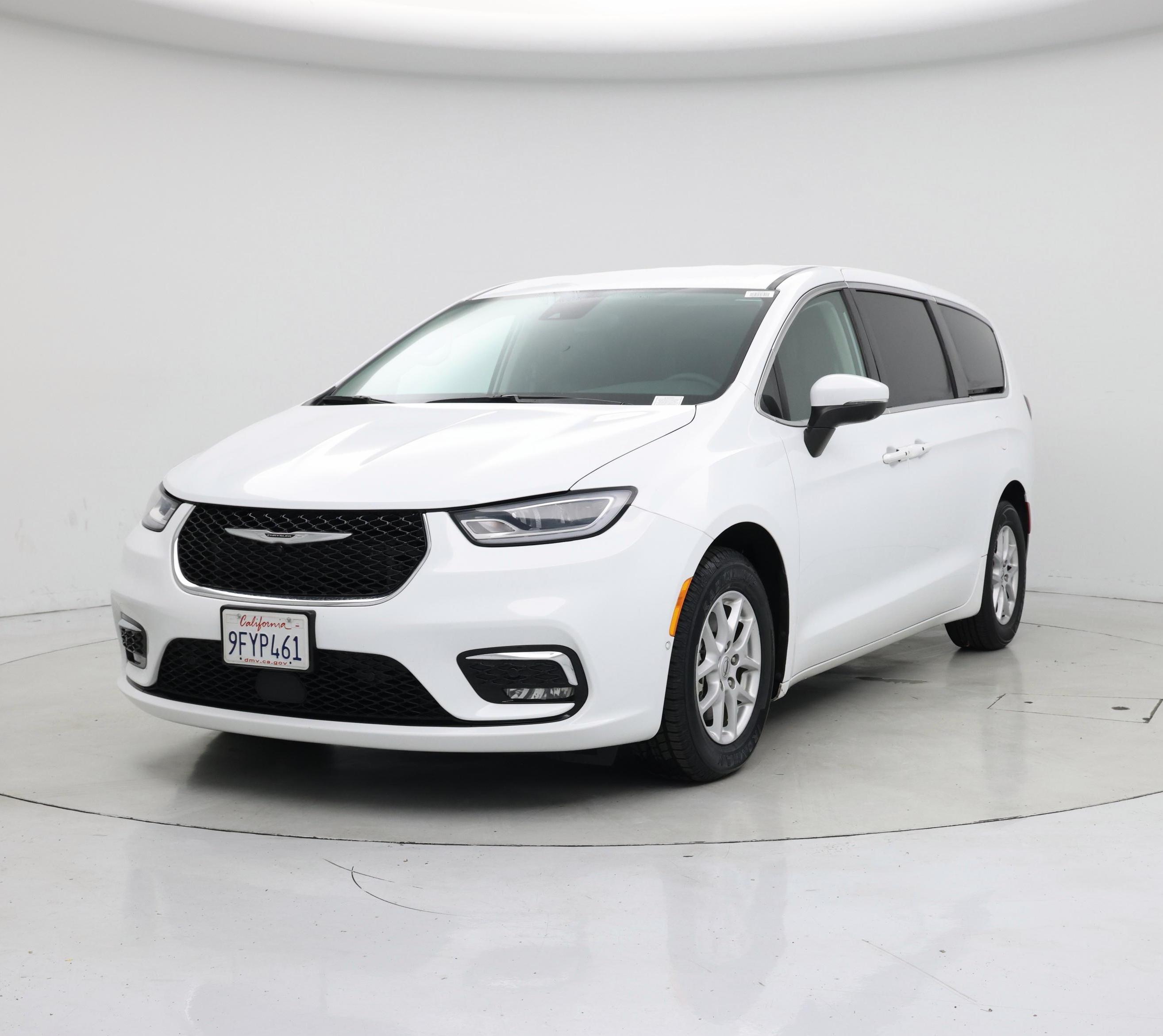 Thumbnail: 2023 Chrysler Pacifica - 4