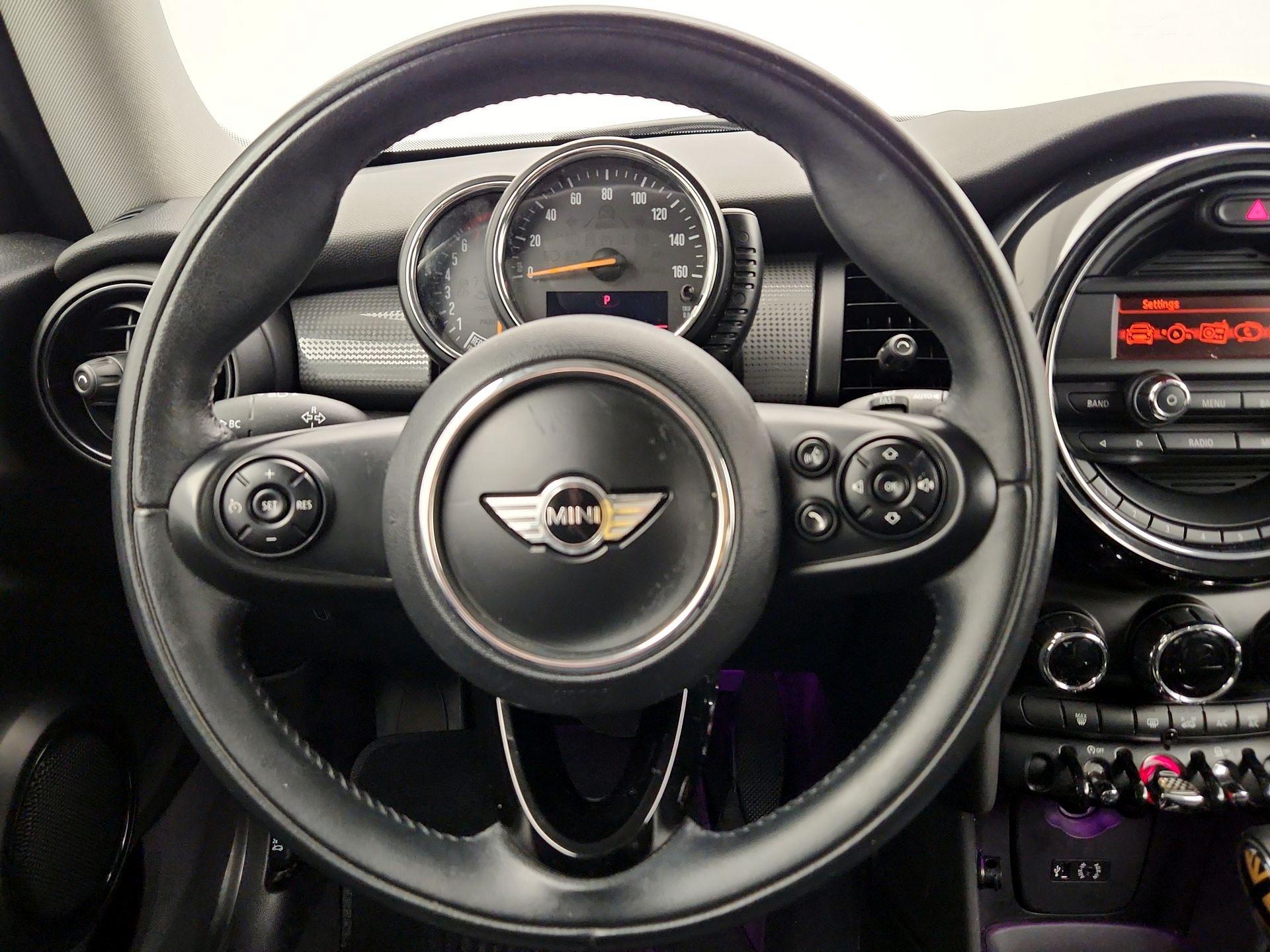 Thumbnail: 2015 MINI Cooper Hardtop - 10
