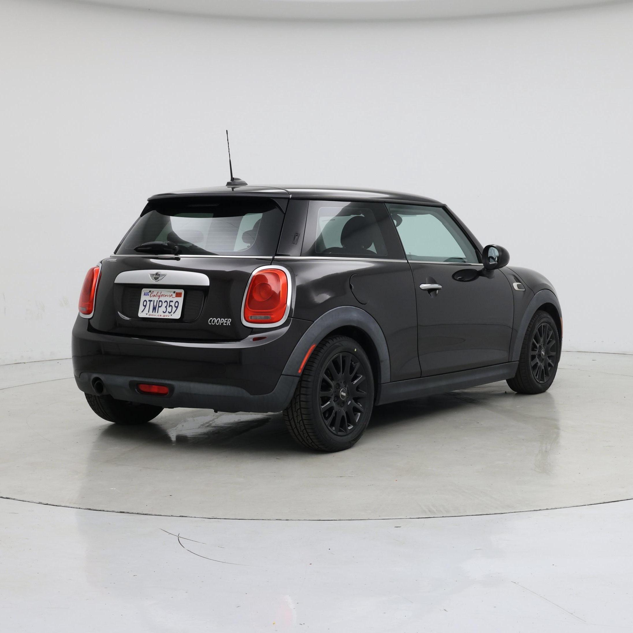 Thumbnail: 2015 MINI Cooper Hardtop - 8
