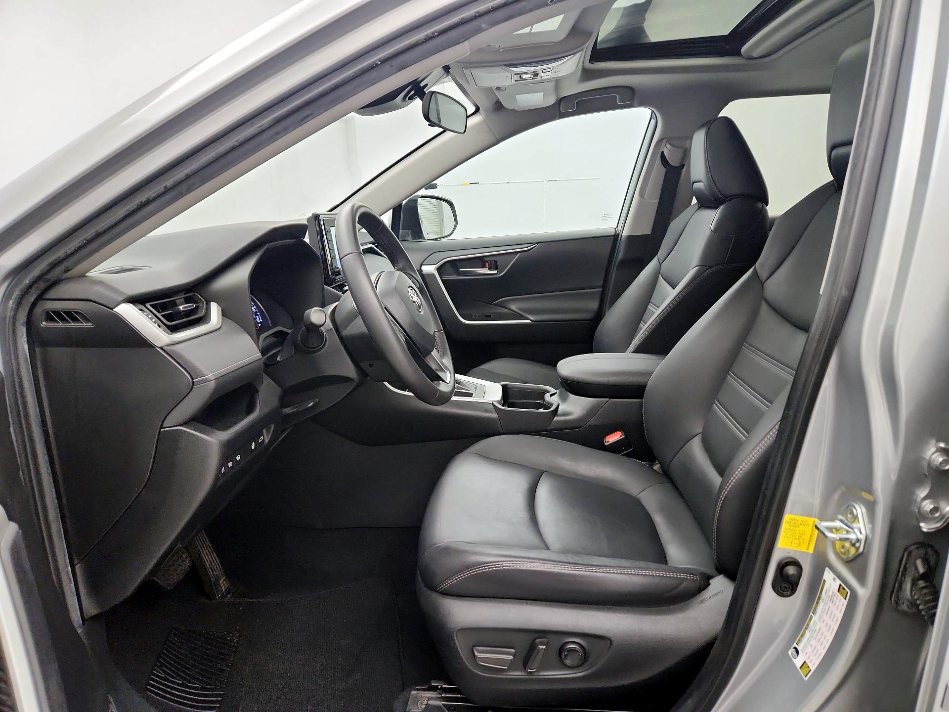 Thumbnail: 2021 Toyota RAV4 - 11