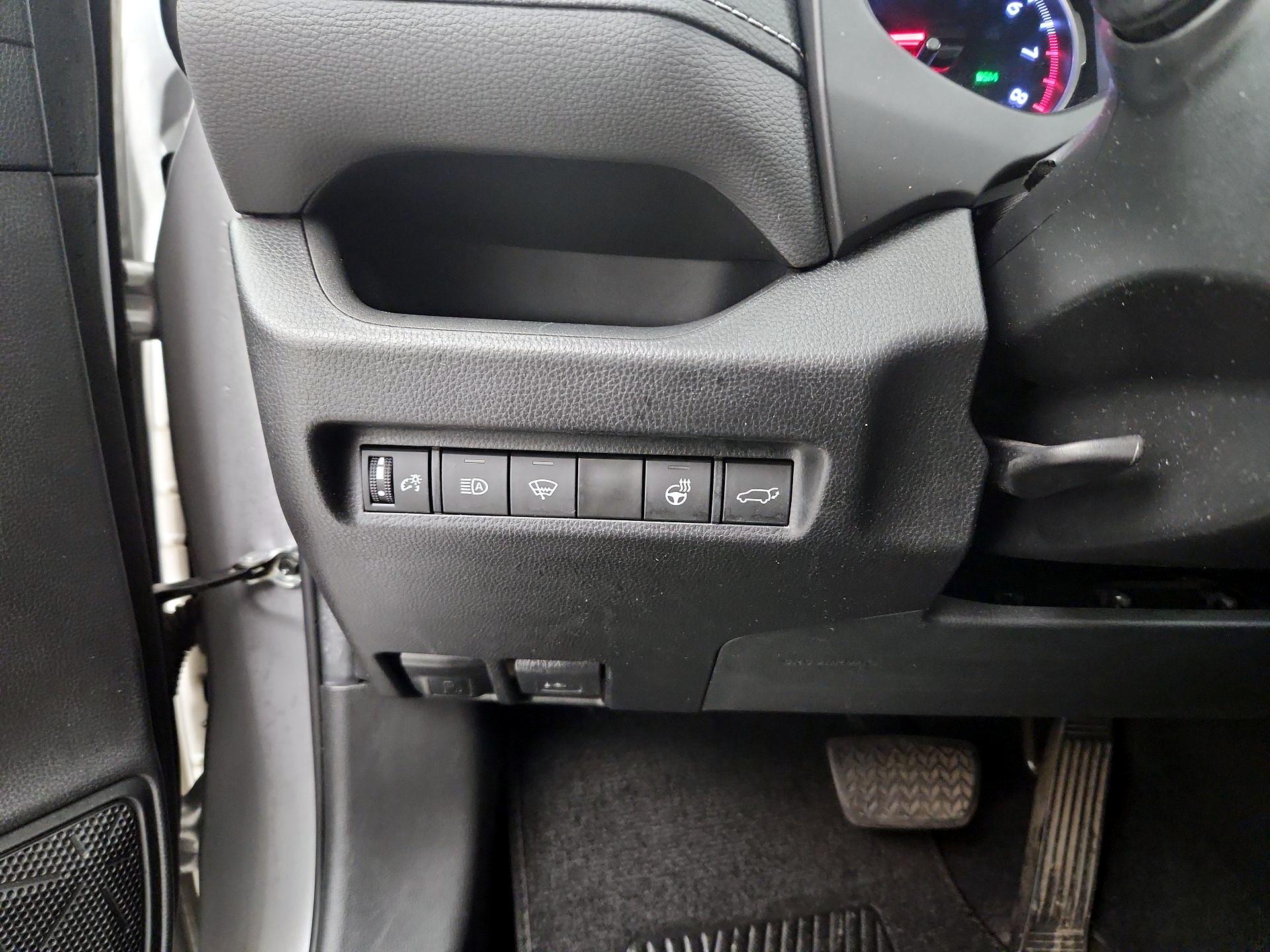 Thumbnail: 2021 Toyota RAV4 - 13