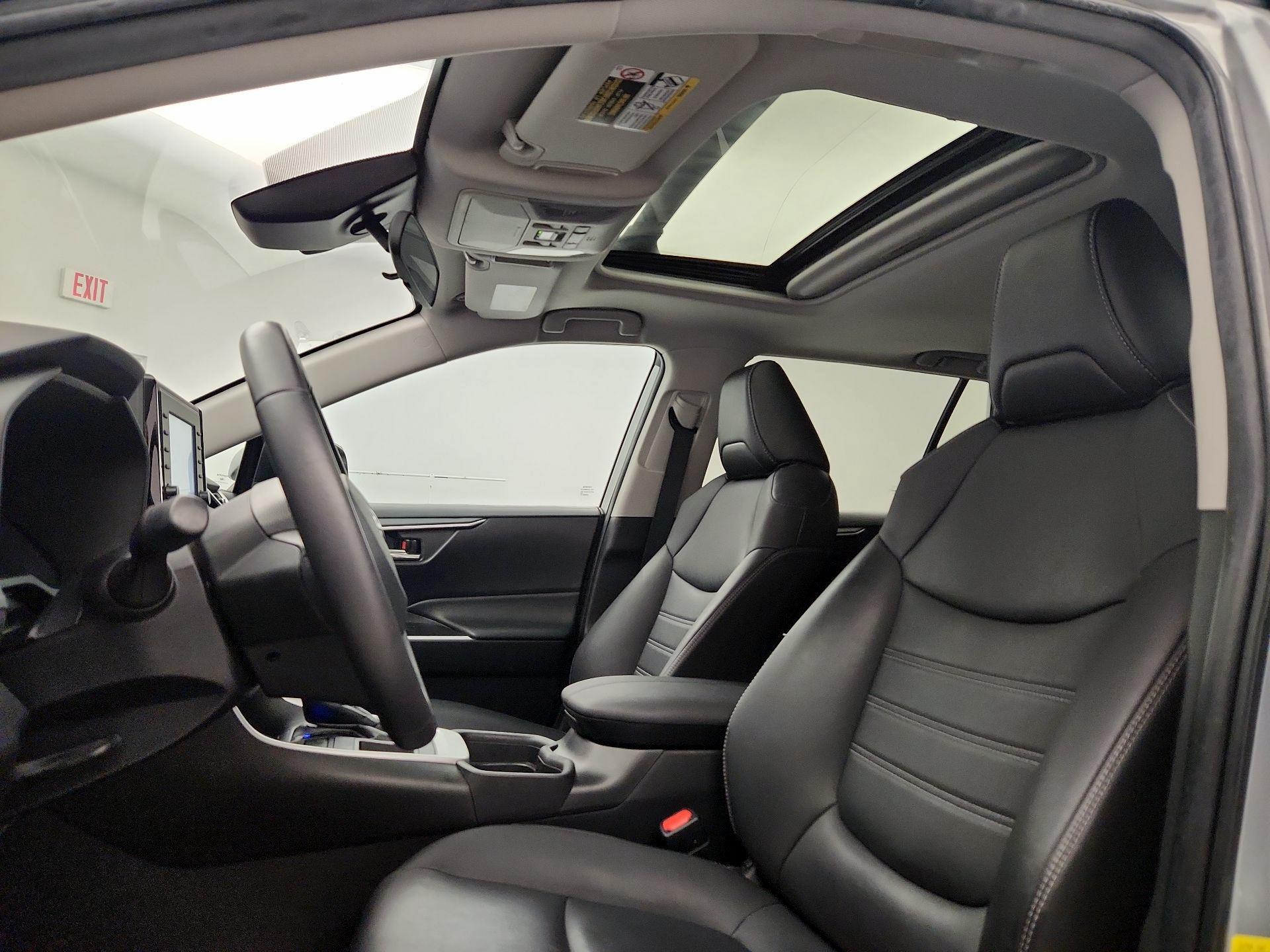 Thumbnail: 2021 Toyota RAV4 - 19