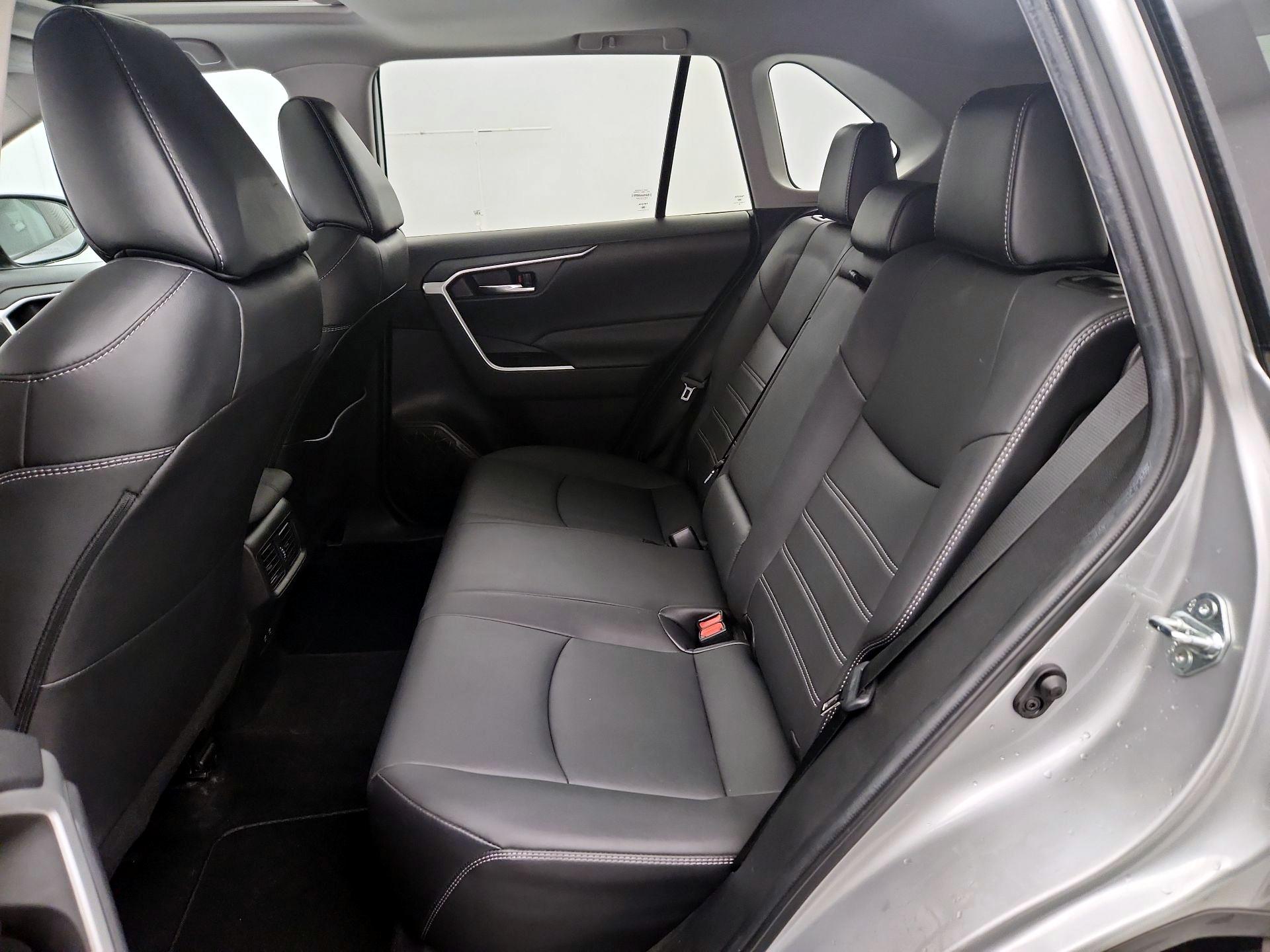 Thumbnail: 2021 Toyota RAV4 - 20