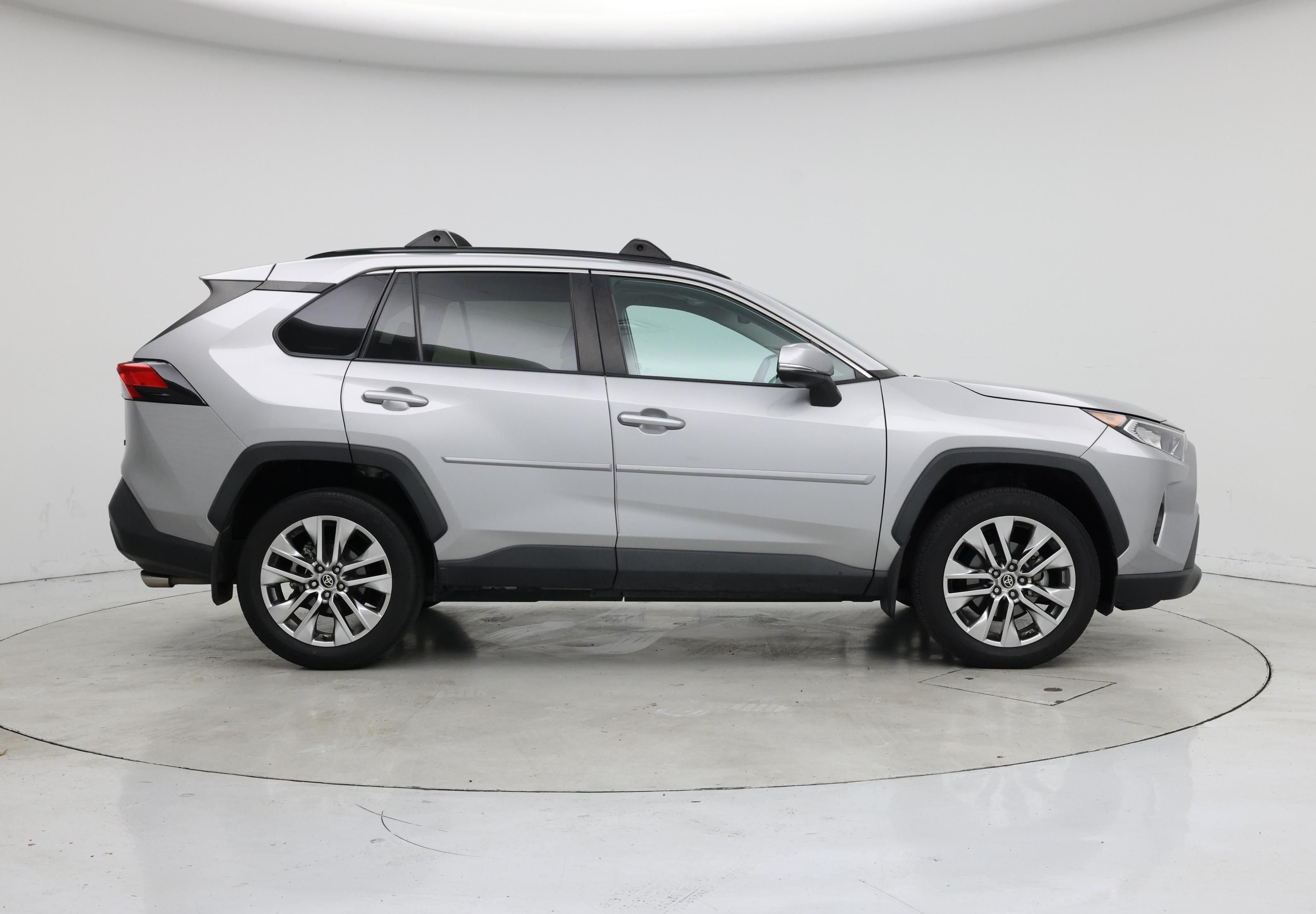 Thumbnail: 2021 Toyota RAV4 - 7