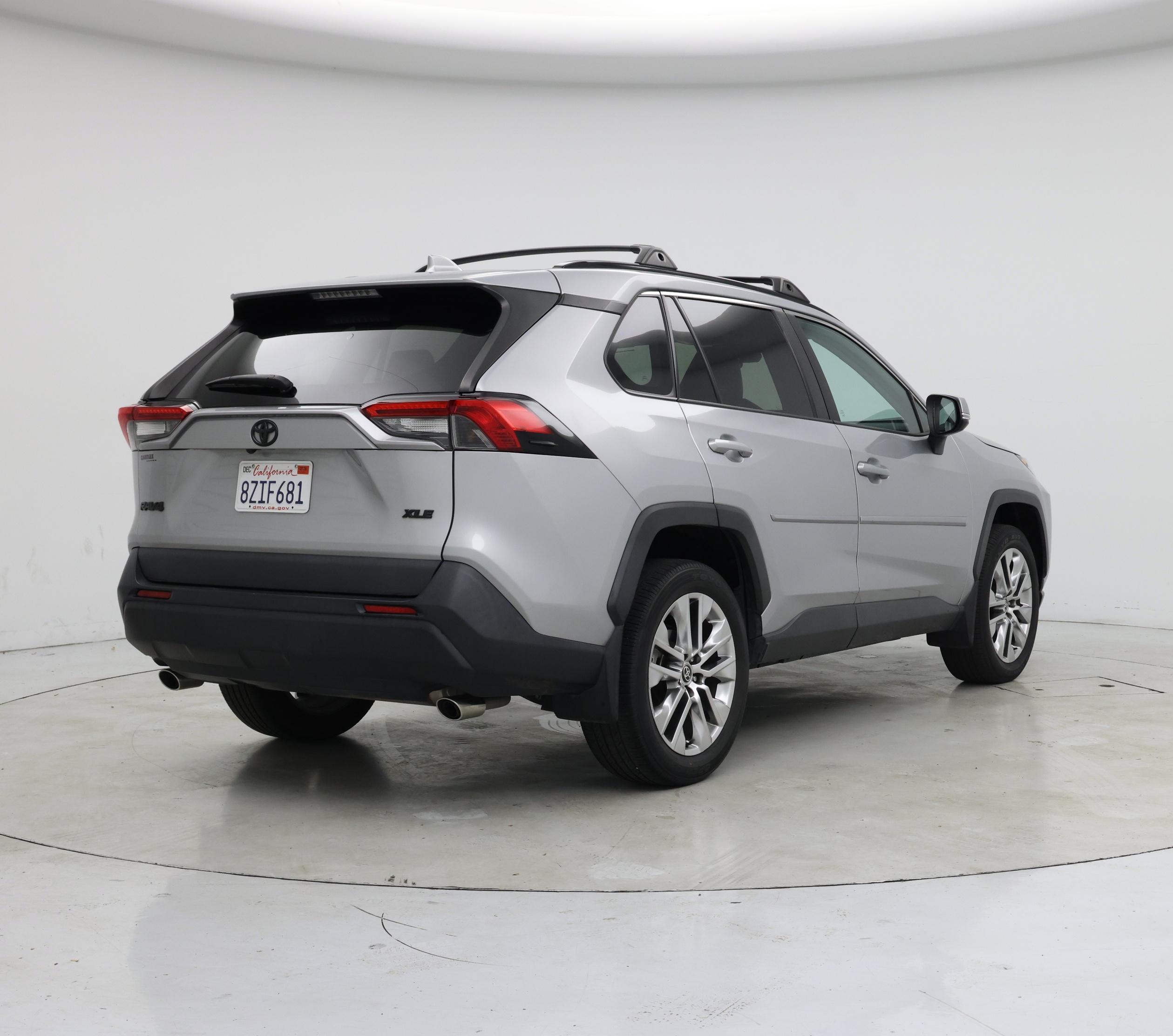 Thumbnail: 2021 Toyota RAV4 - 8