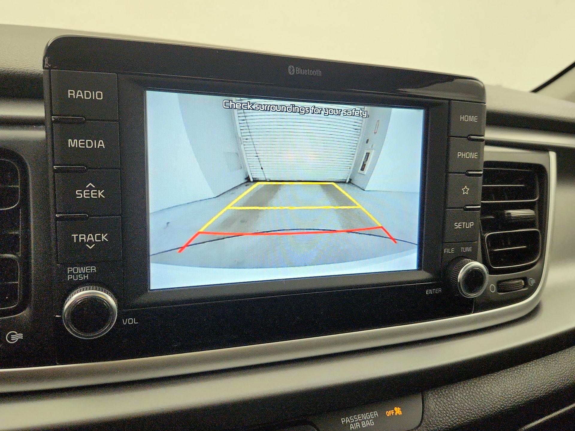 Thumbnail: 2020 Kia Rio - 14