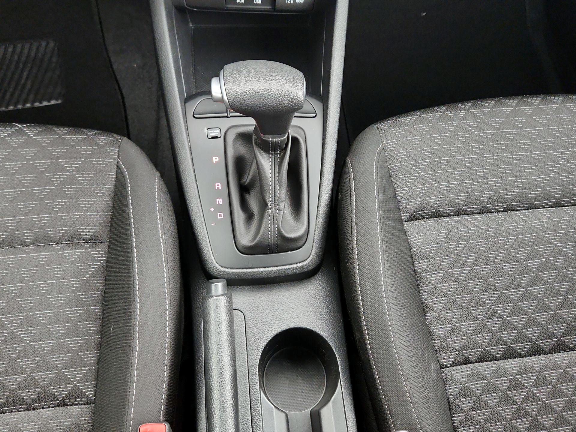 Thumbnail: 2020 Kia Rio - 17