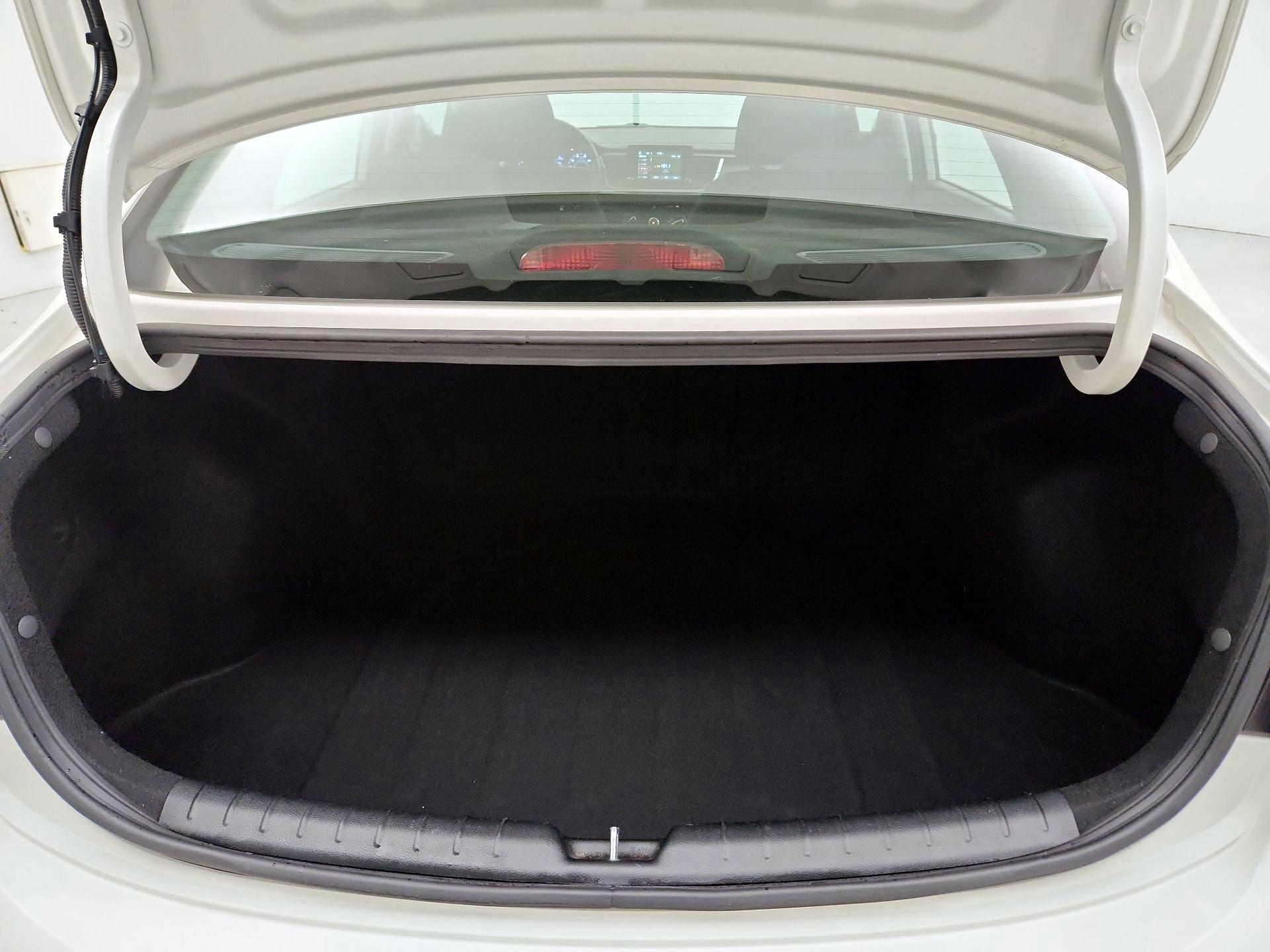 Thumbnail: 2020 Kia Rio - 20