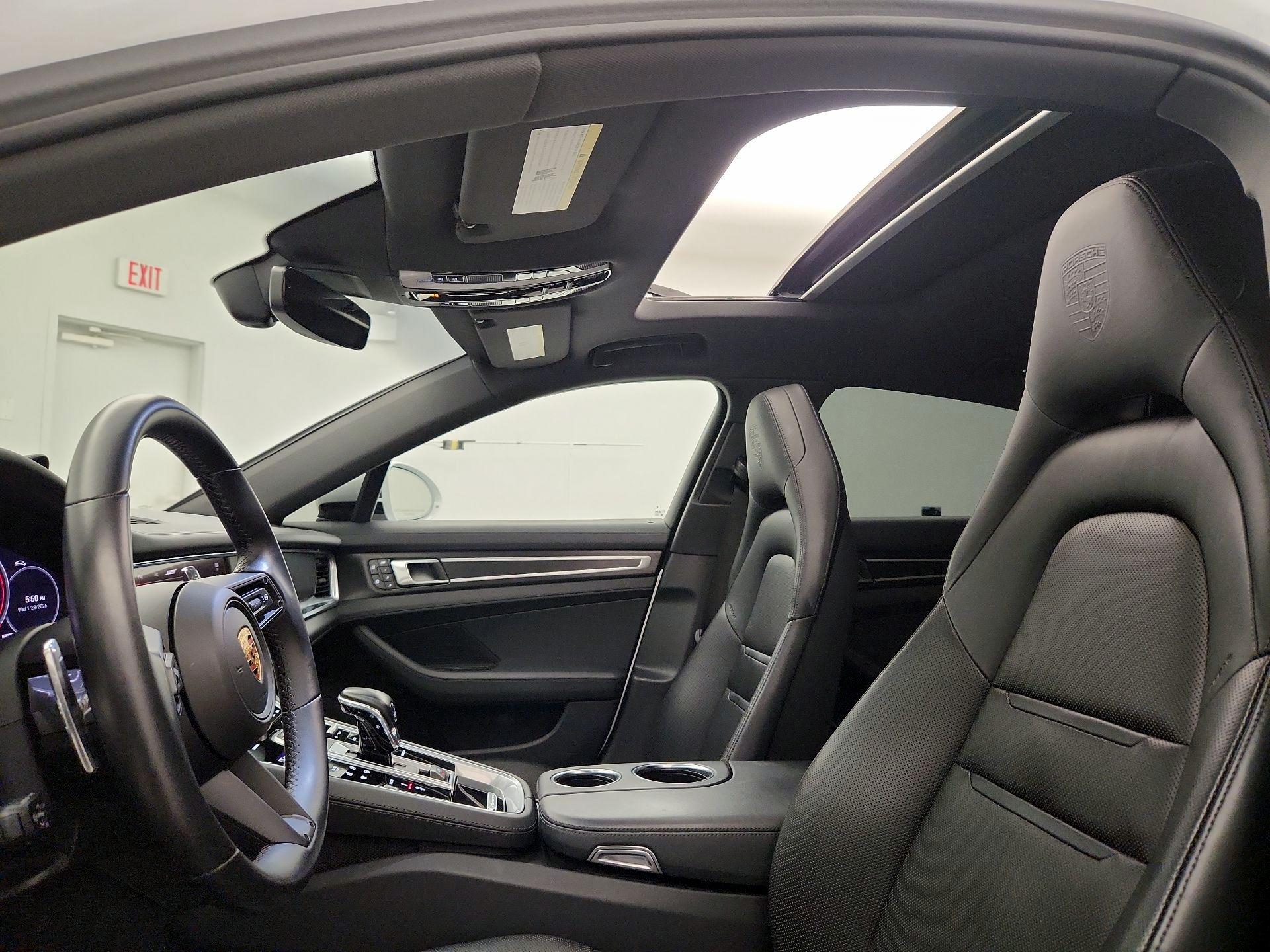 Thumbnail: 2023 Porsche Panamera - 19