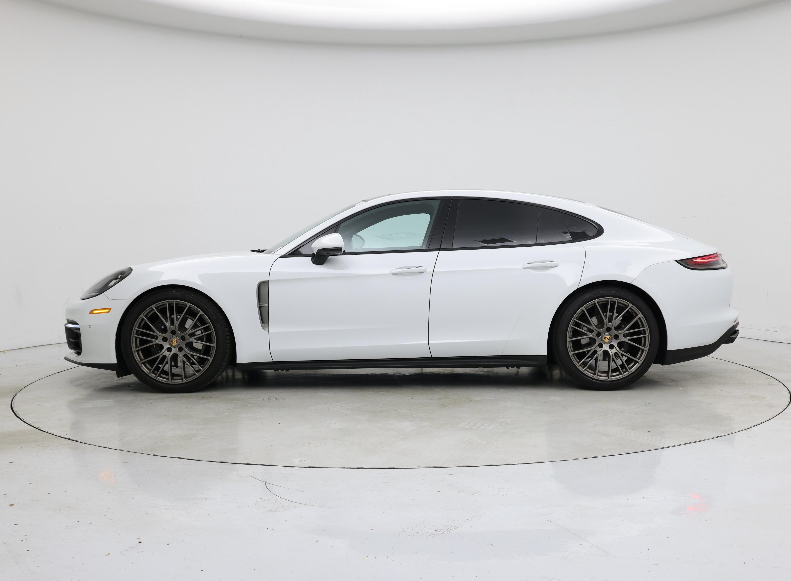 Thumbnail: 2023 Porsche Panamera - 3