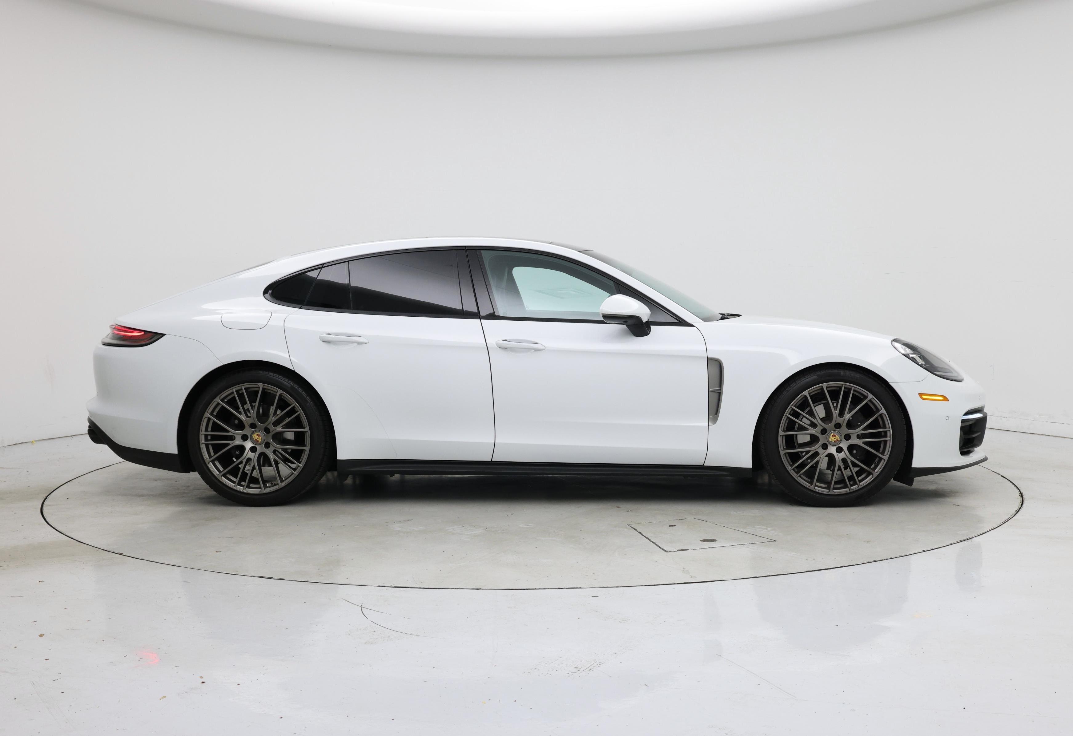 Thumbnail: 2023 Porsche Panamera - 7