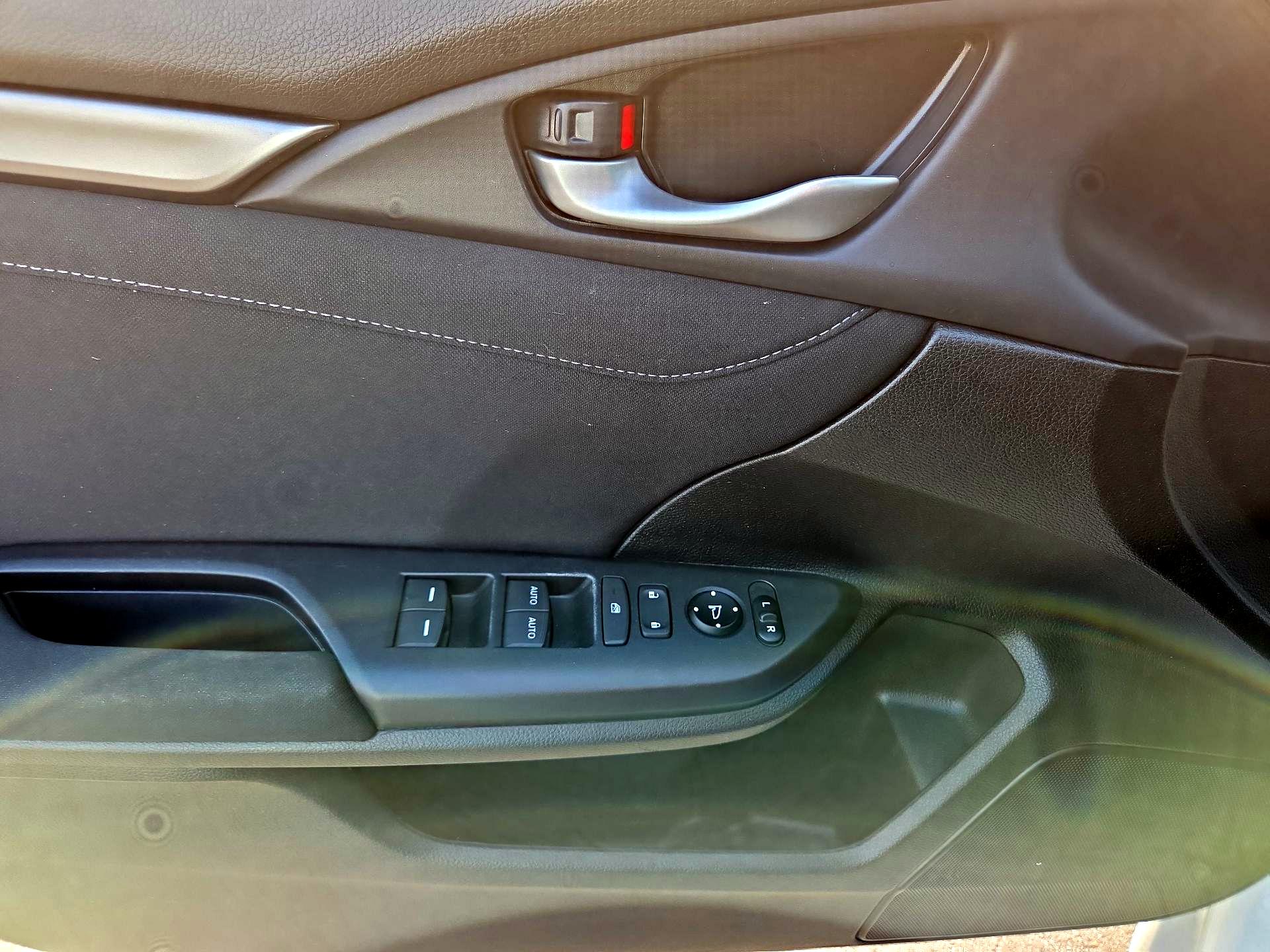 Thumbnail: 2018 Honda Civic - 10