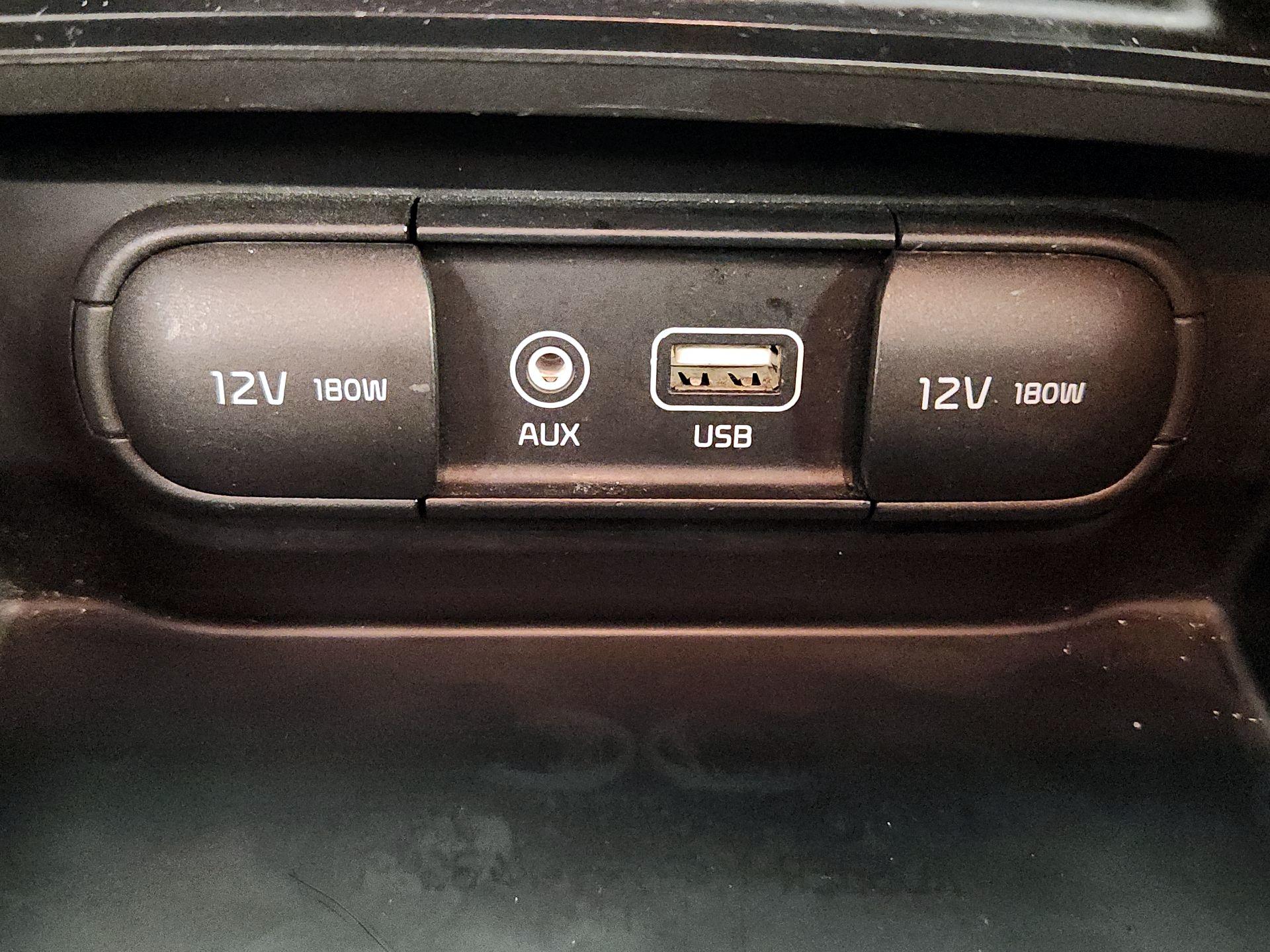 Thumbnail: 2016 Kia Optima - 18