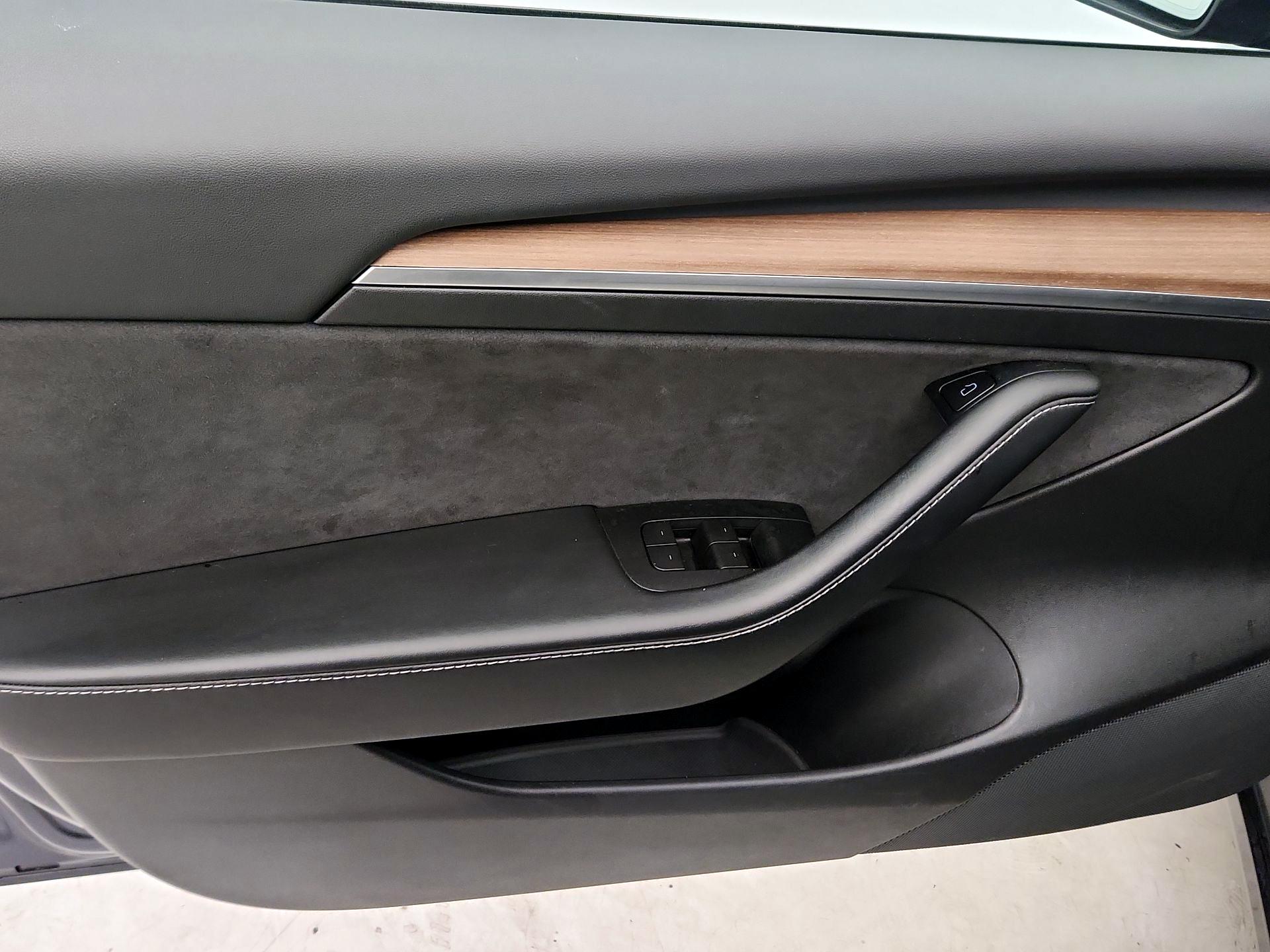 Thumbnail: 2021 Tesla Model 3 - 12