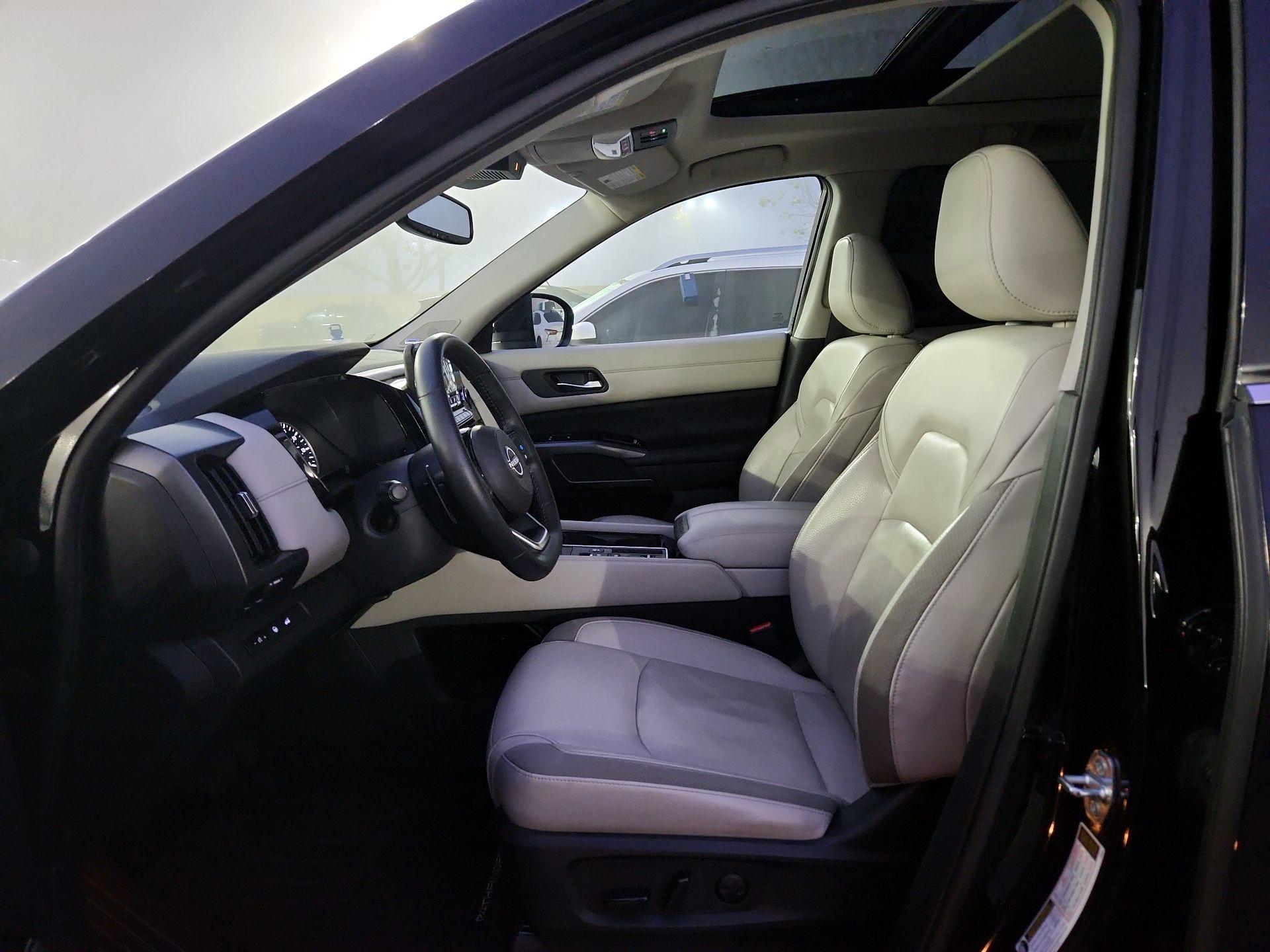 Thumbnail: 2022 Nissan Pathfinder - 9