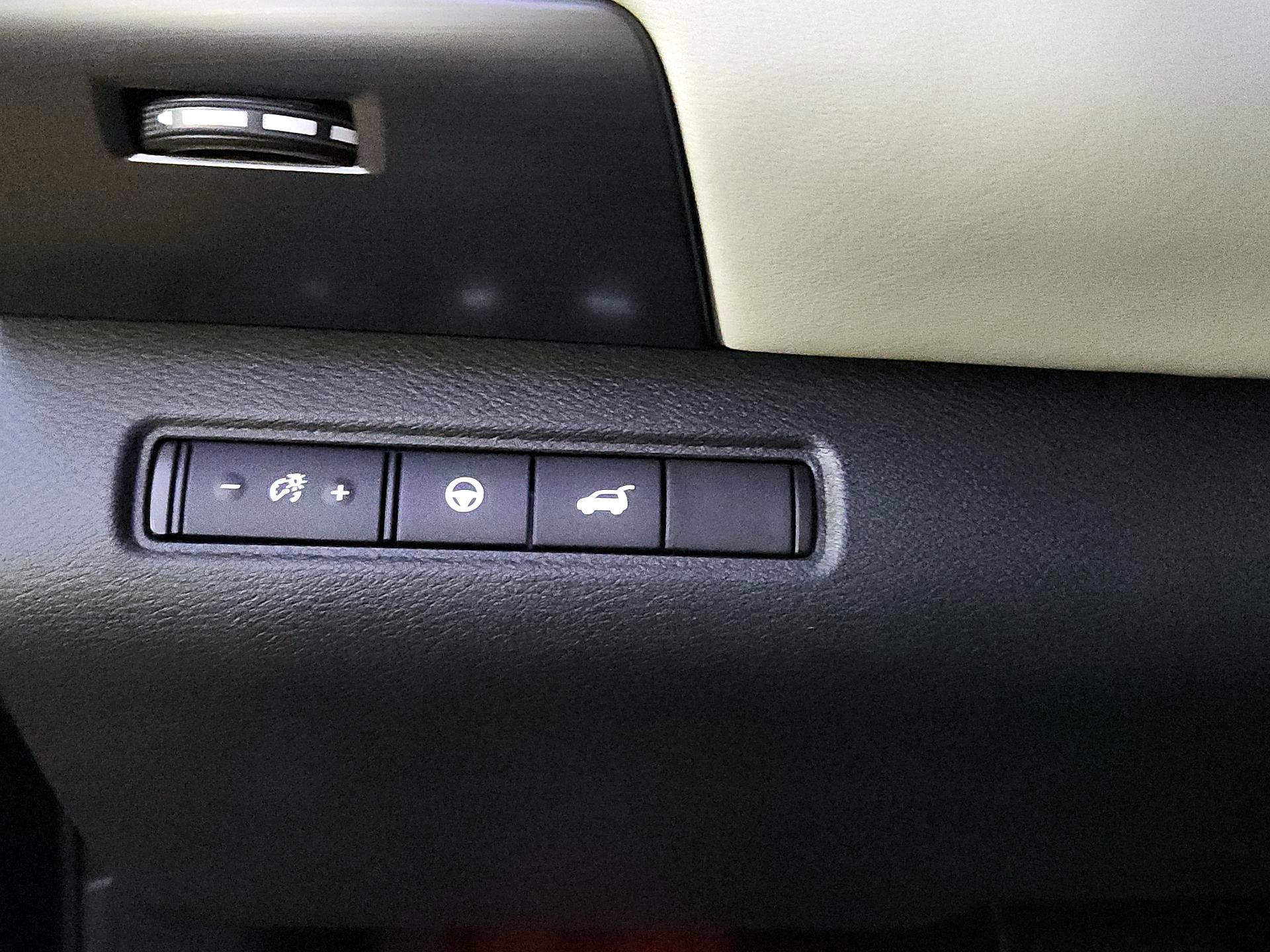 Thumbnail: 2022 Nissan Pathfinder - 11