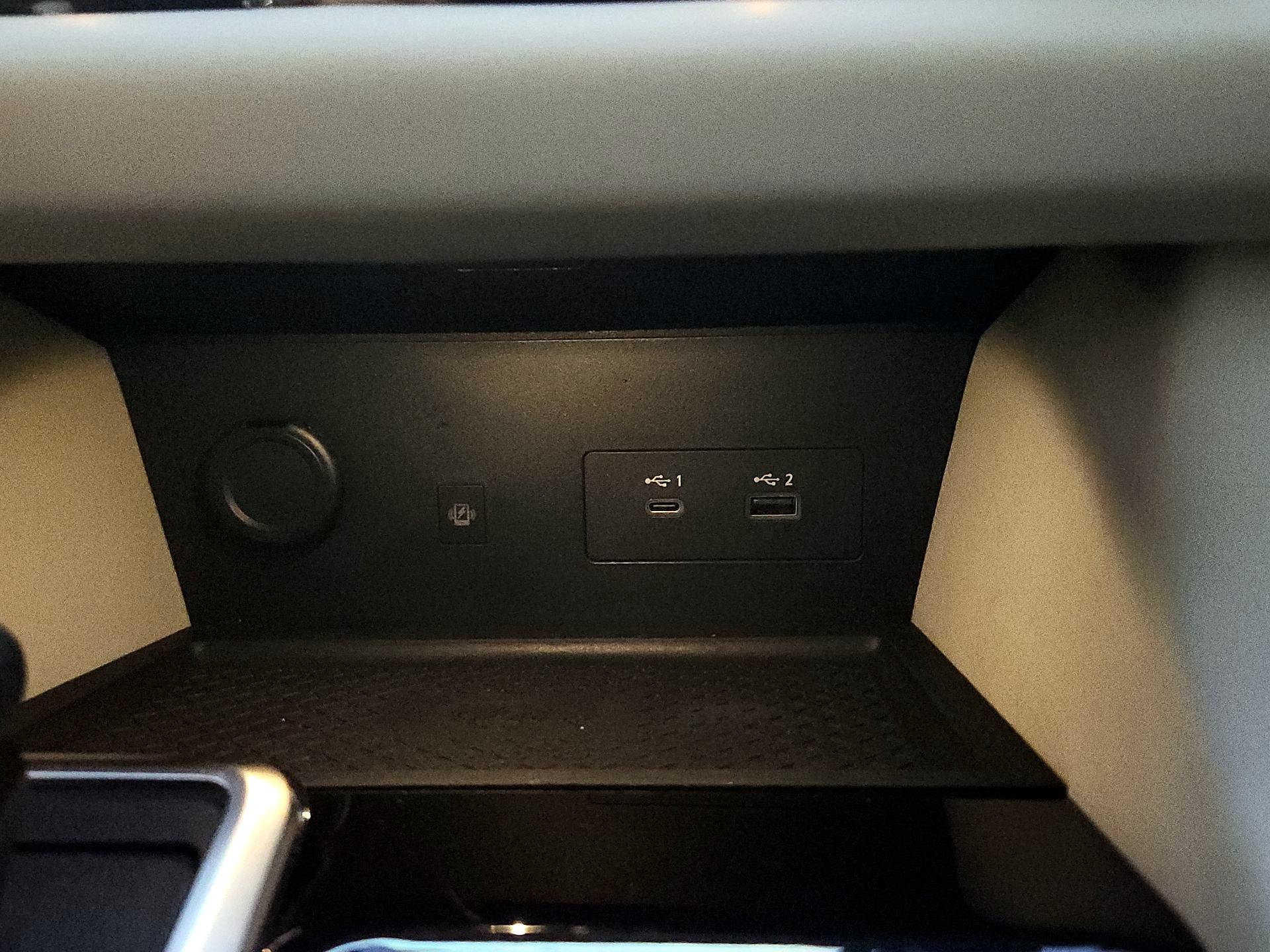 Thumbnail: 2022 Nissan Pathfinder - 17