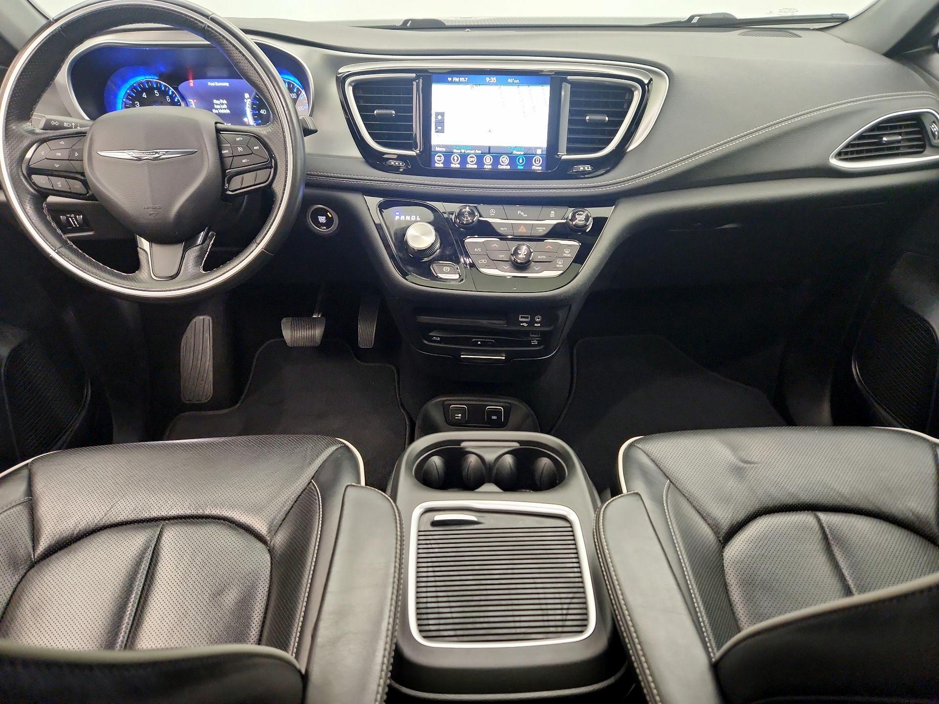 Thumbnail: 2019 Chrysler Pacifica - 9