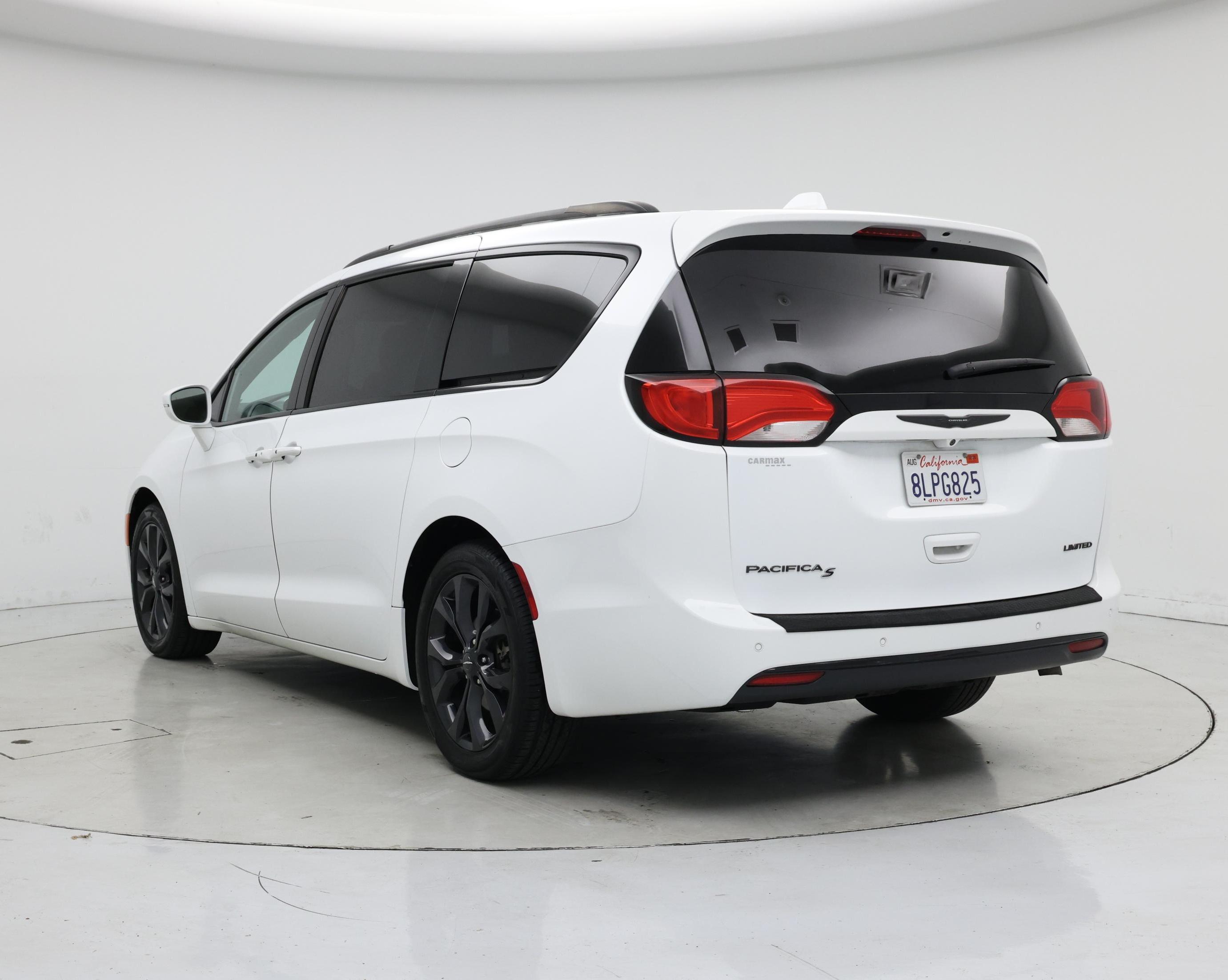 Thumbnail: 2019 Chrysler Pacifica - 2