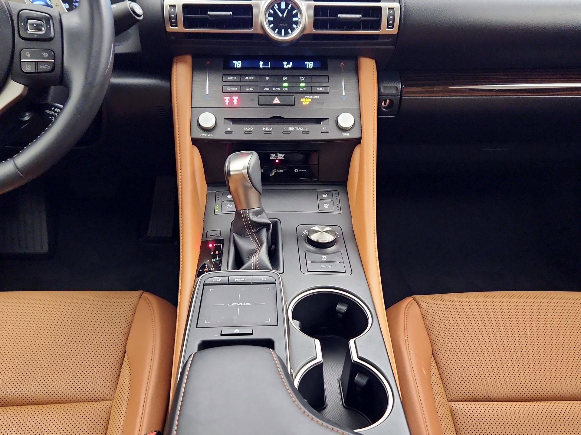 Thumbnail: 2019 Lexus RC - 18