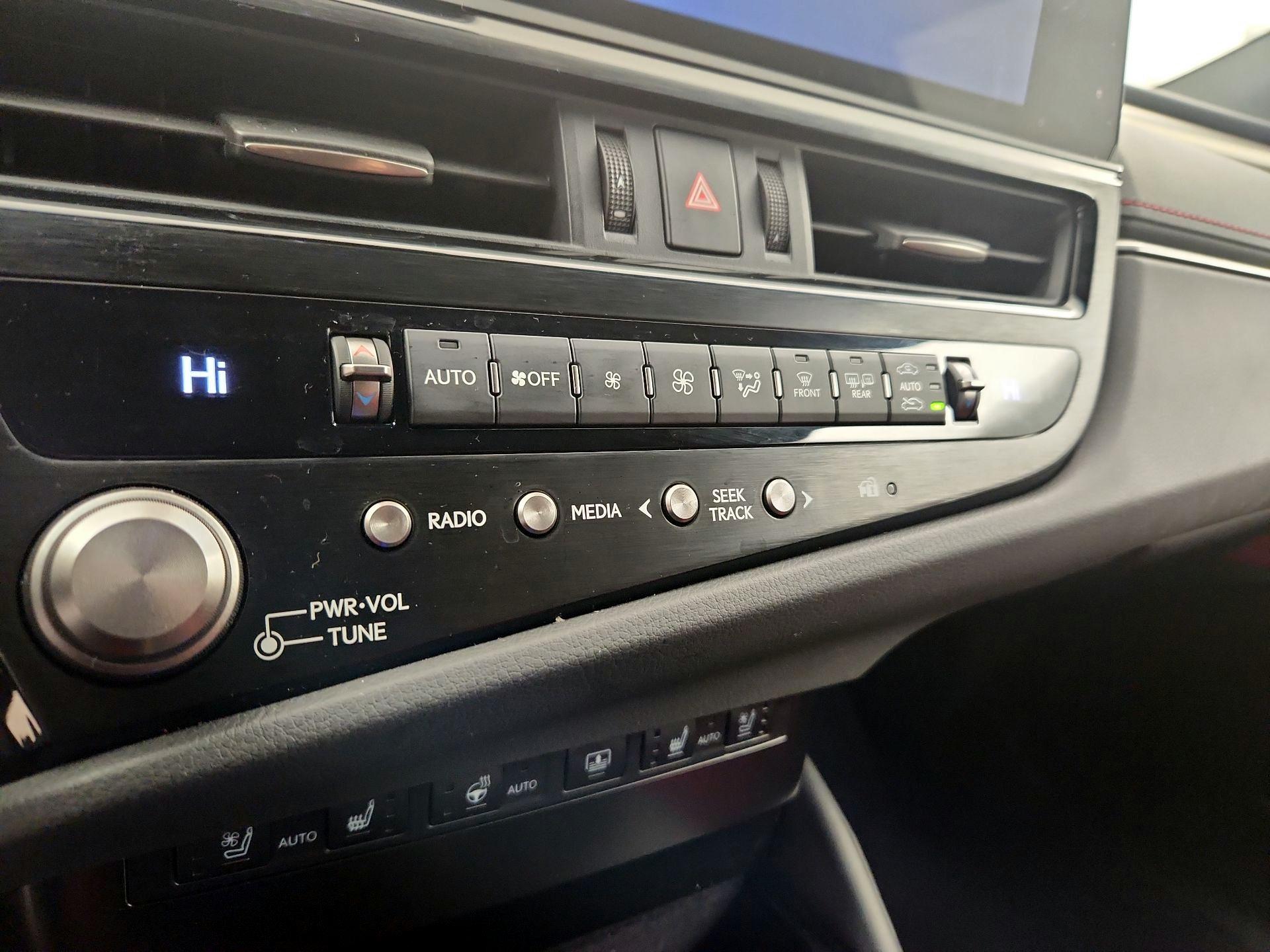 Thumbnail: 2024 Lexus ES - 16