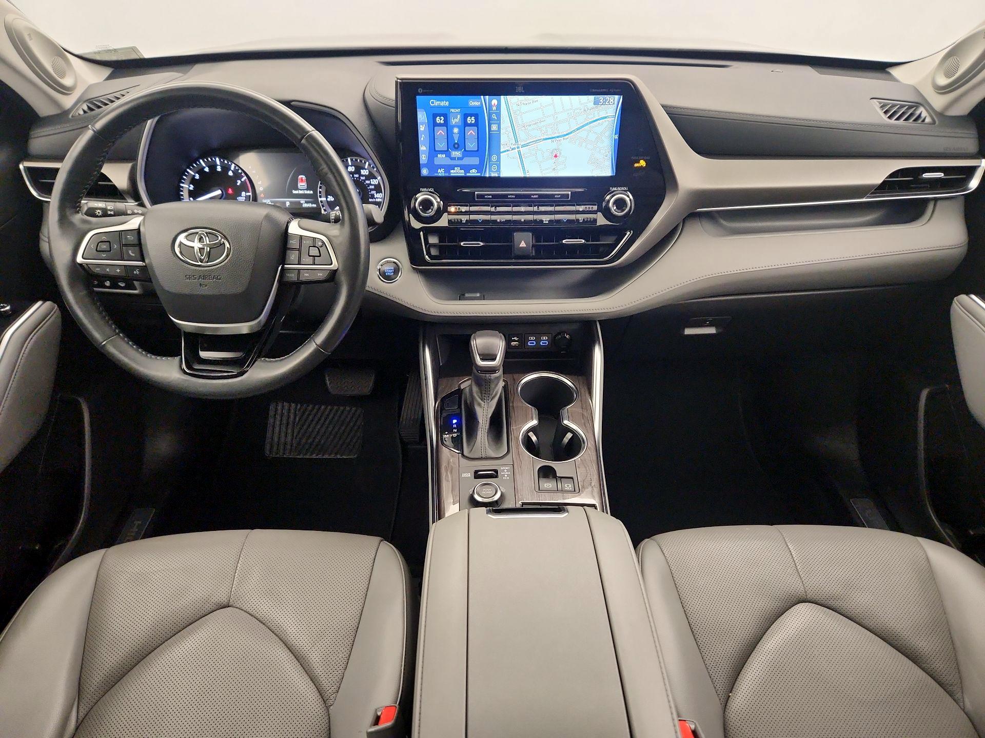 Thumbnail: 2022 Toyota Highlander - 9