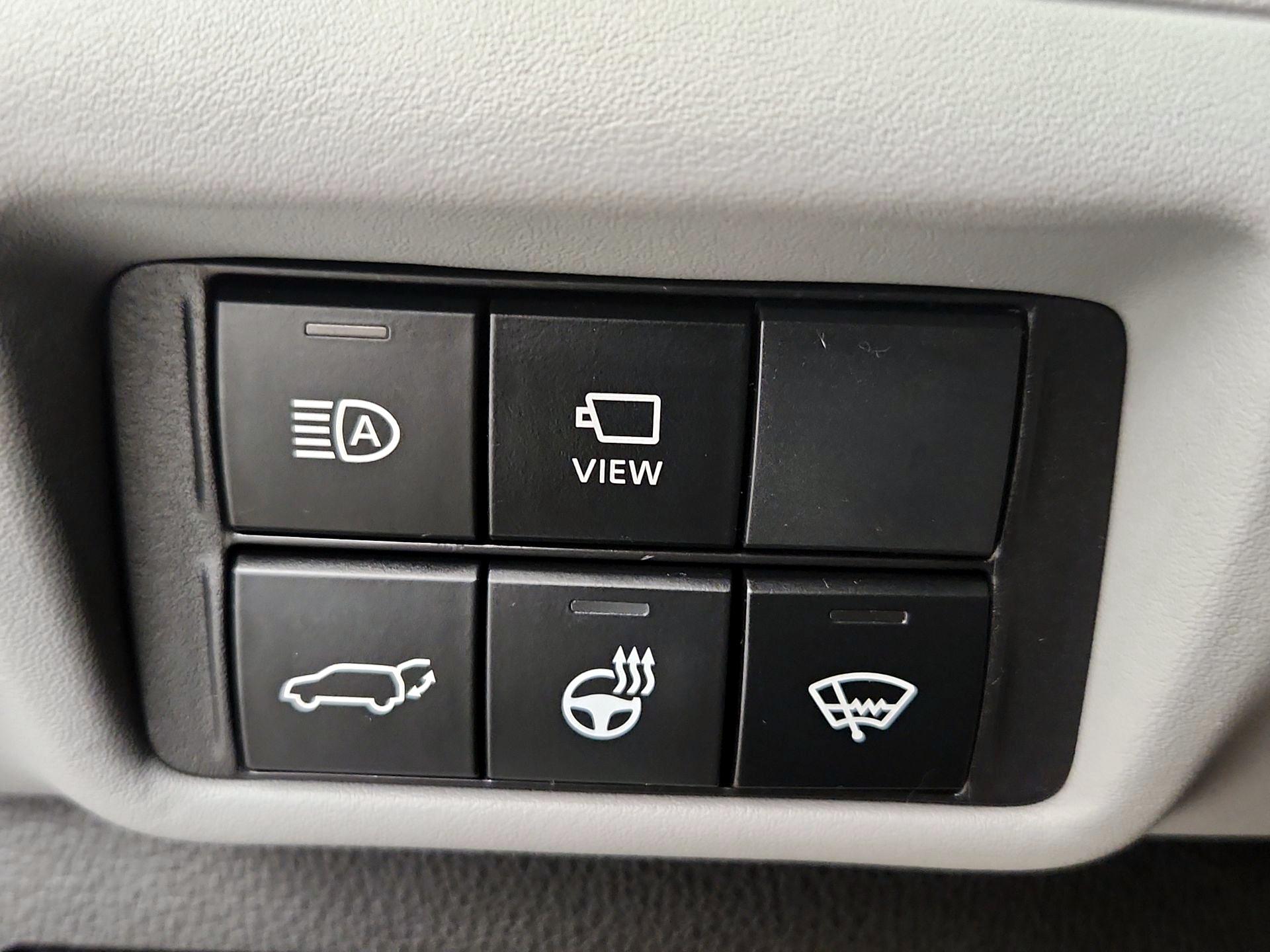 Thumbnail: 2022 Toyota Highlander - 13