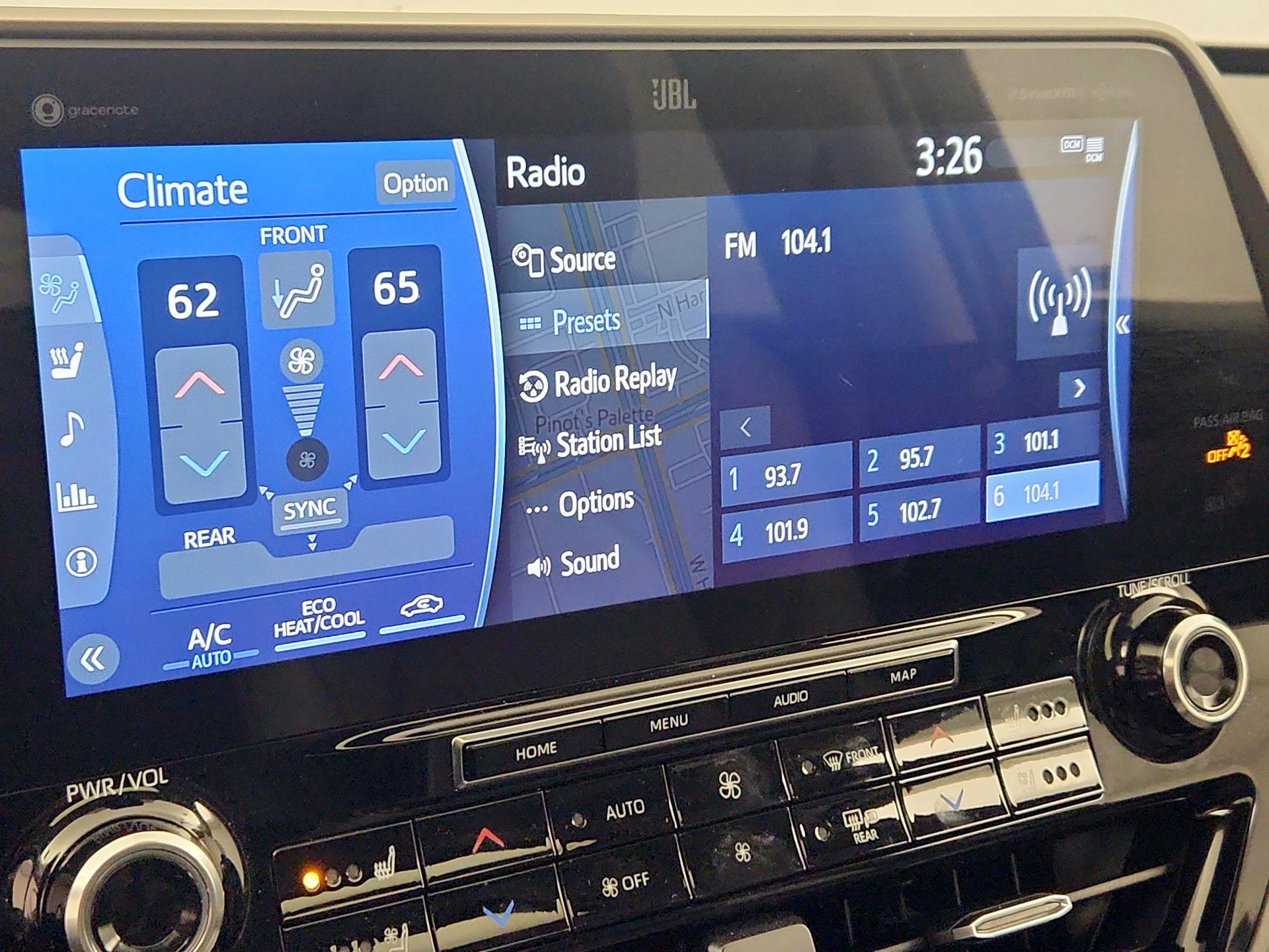 Thumbnail: 2022 Toyota Highlander - 16