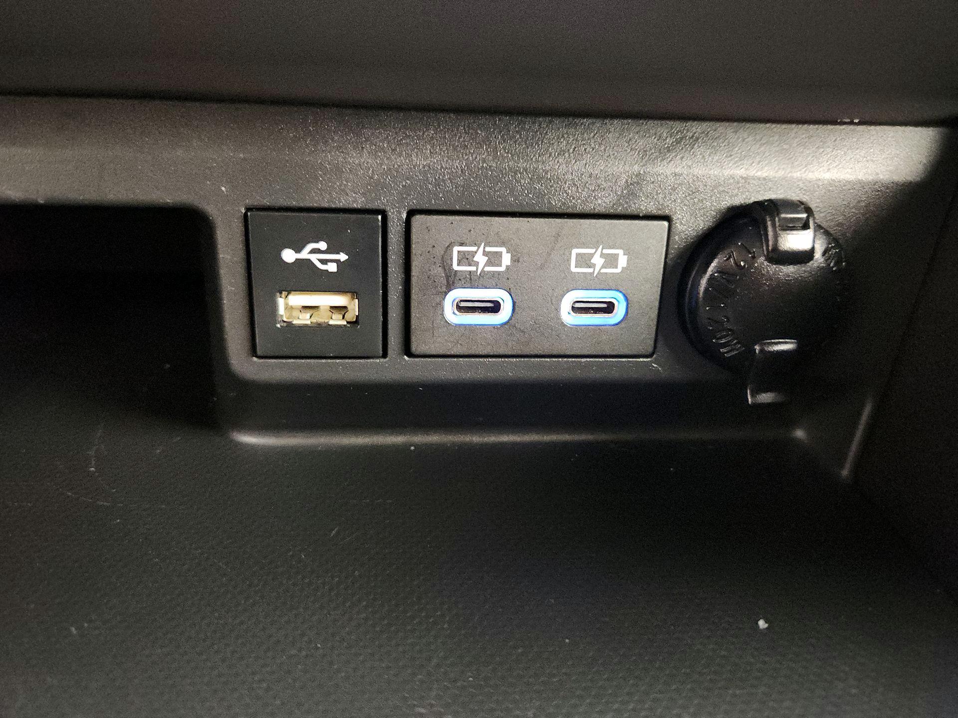 Thumbnail: 2022 Toyota Highlander - 19