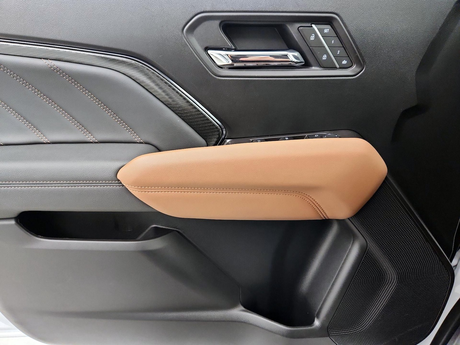 2025 GMC Canyon AT4 - Photo 13
