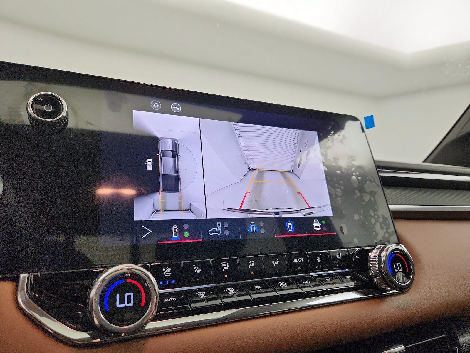 2025 GMC Canyon AT4 - Photo 16